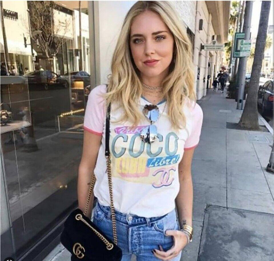 New Chanel CC logo ' Cuba Libre ' T-shirt from Paris / Cuba 2017 Cruise collection, 16C
As seen in many look on Catwalk! A must have t-shirt, in wardrobe of many celebs.
Size mark M. NEVER WORN.