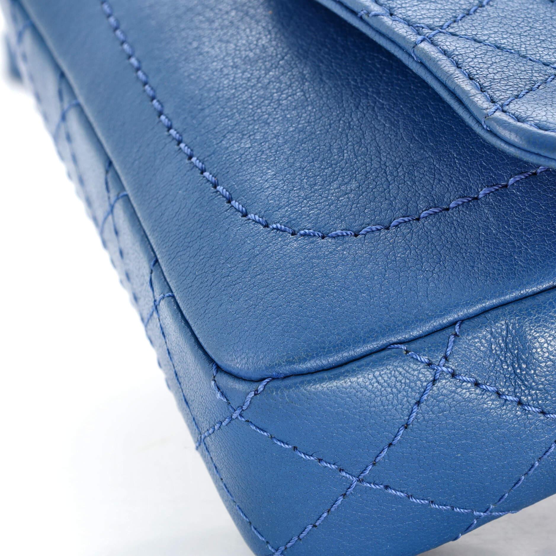 Chanel Coco Curve Flap Messenger Quilted Goatskin Mini For Sale 2