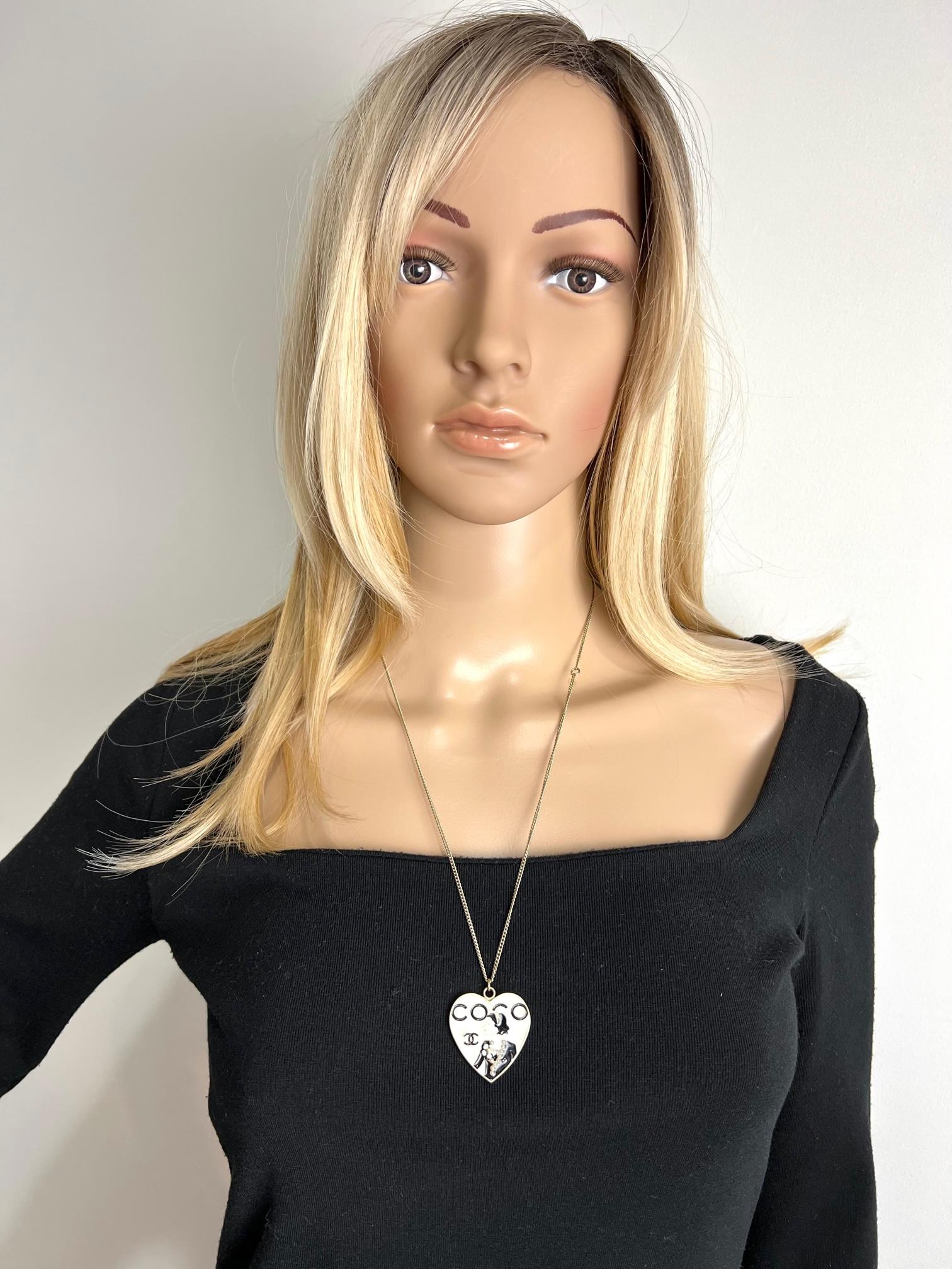Women's CHANEL Coco Enamel Heart Necklace