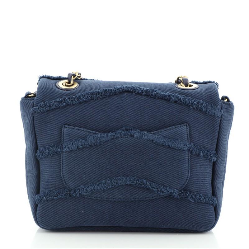 Chanel Coco Flap Tasche Fransen Chevron Denim Klein im Zustand „Gut“ in NY, NY