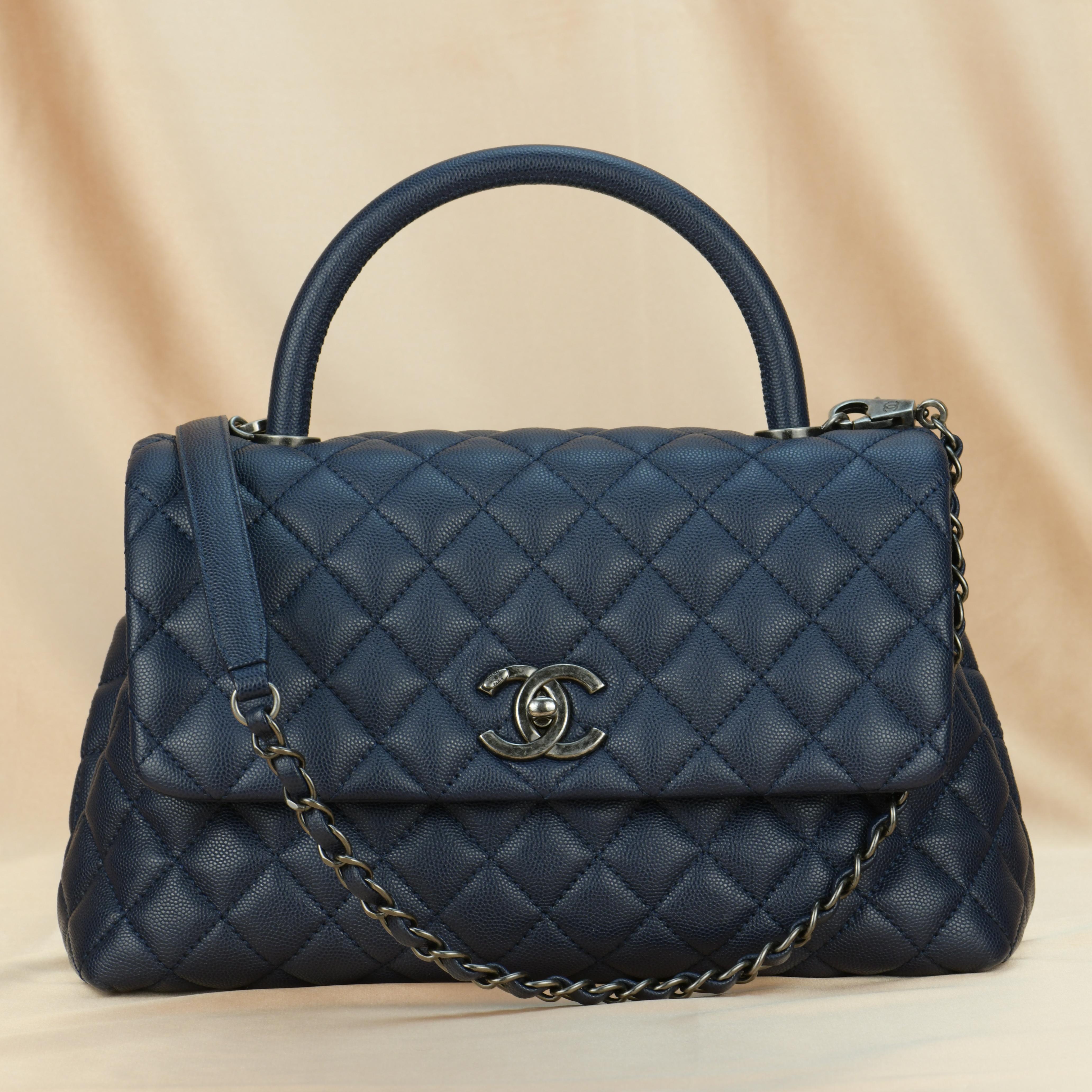 Chanel Coco Handle Bag Large Navy Caviar with Ruthenium Hardware 2016 In Excellent Condition In Banbury, GB