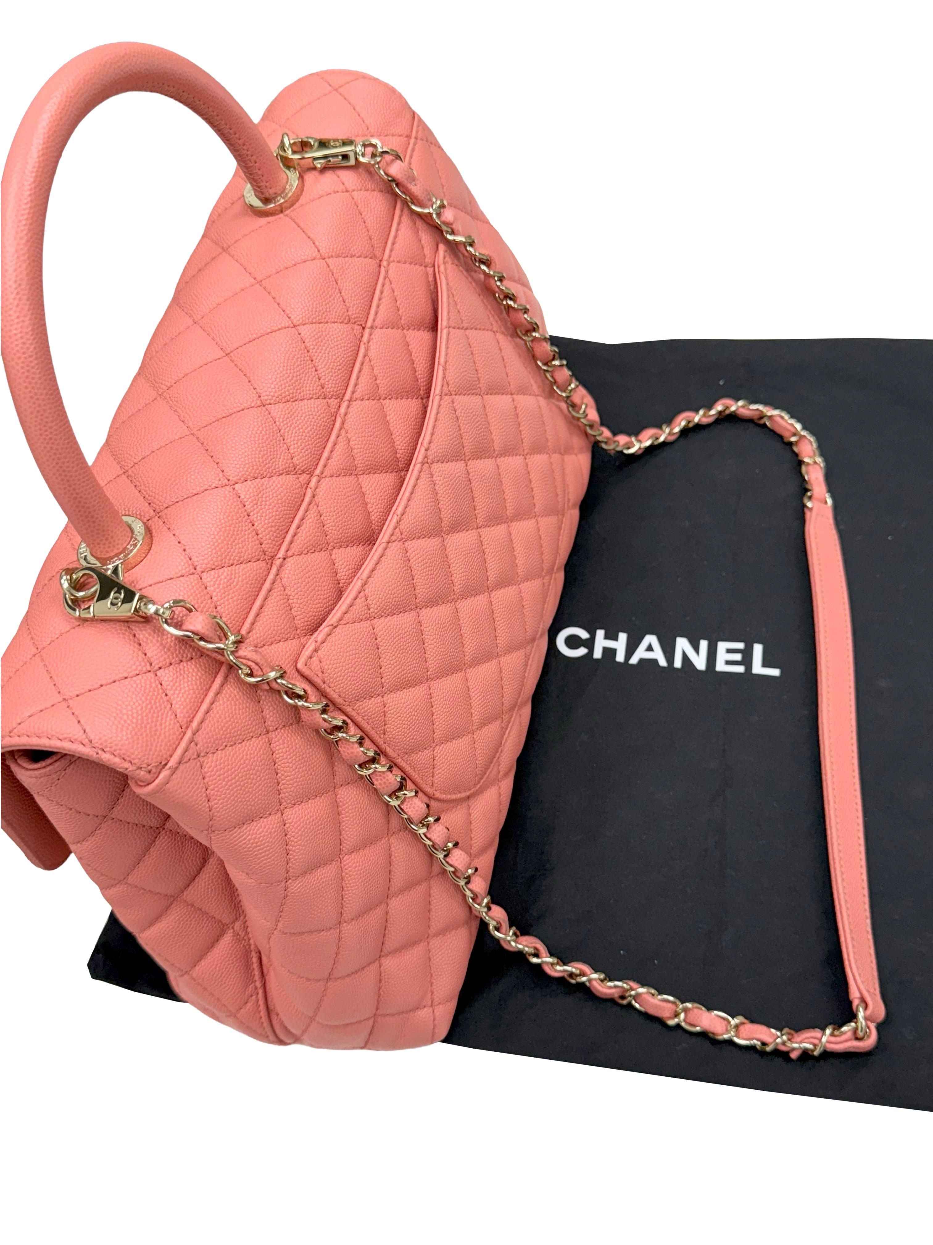 Chanel Coco Handle Flap Borsa in pelle di vitello martellata rosa in vendita 8