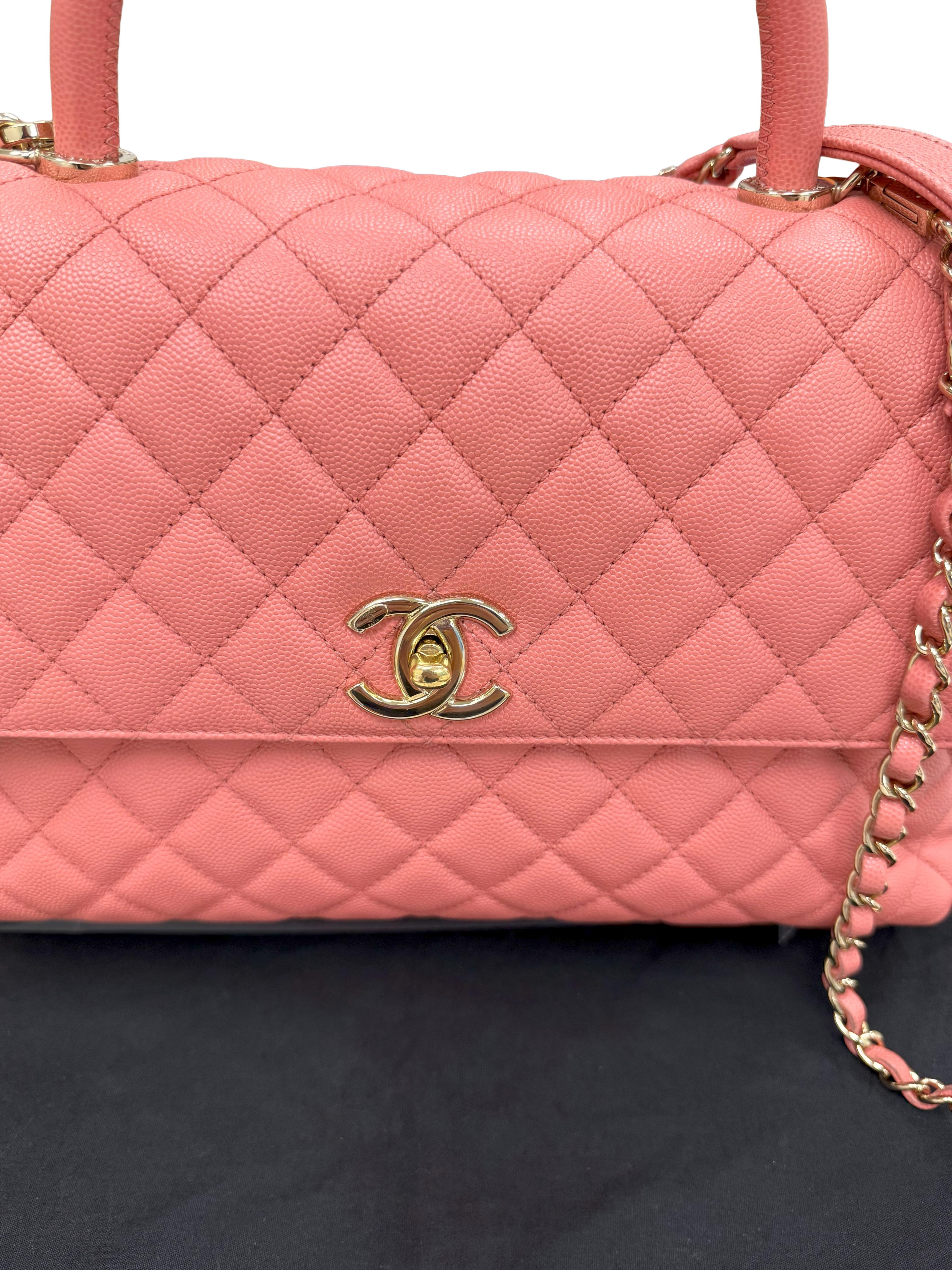 Donna Chanel Coco Handle Flap Borsa in pelle di vitello martellata rosa in vendita
