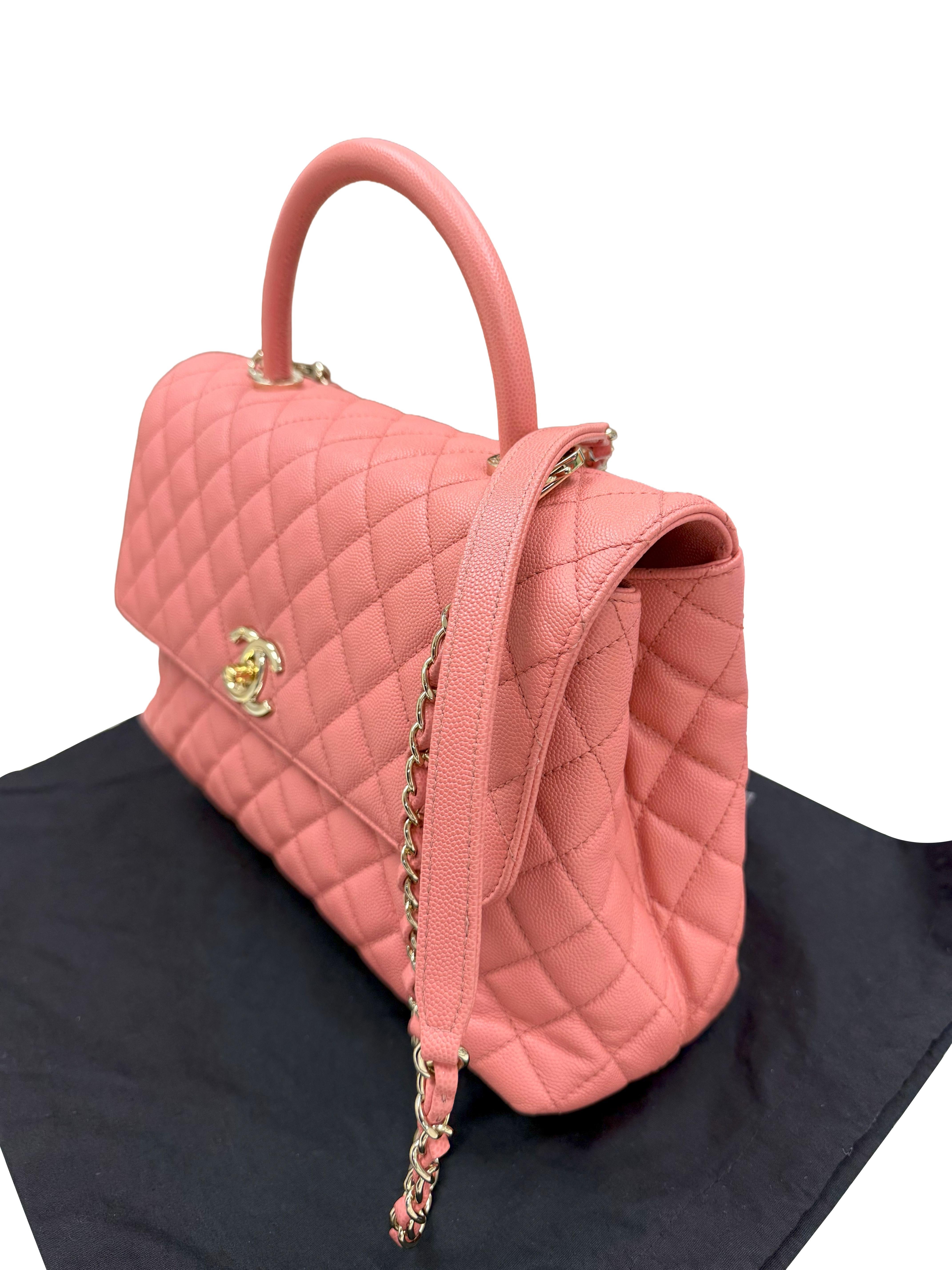 Chanel Coco Handle Flap Borsa in pelle di vitello martellata rosa in vendita 2