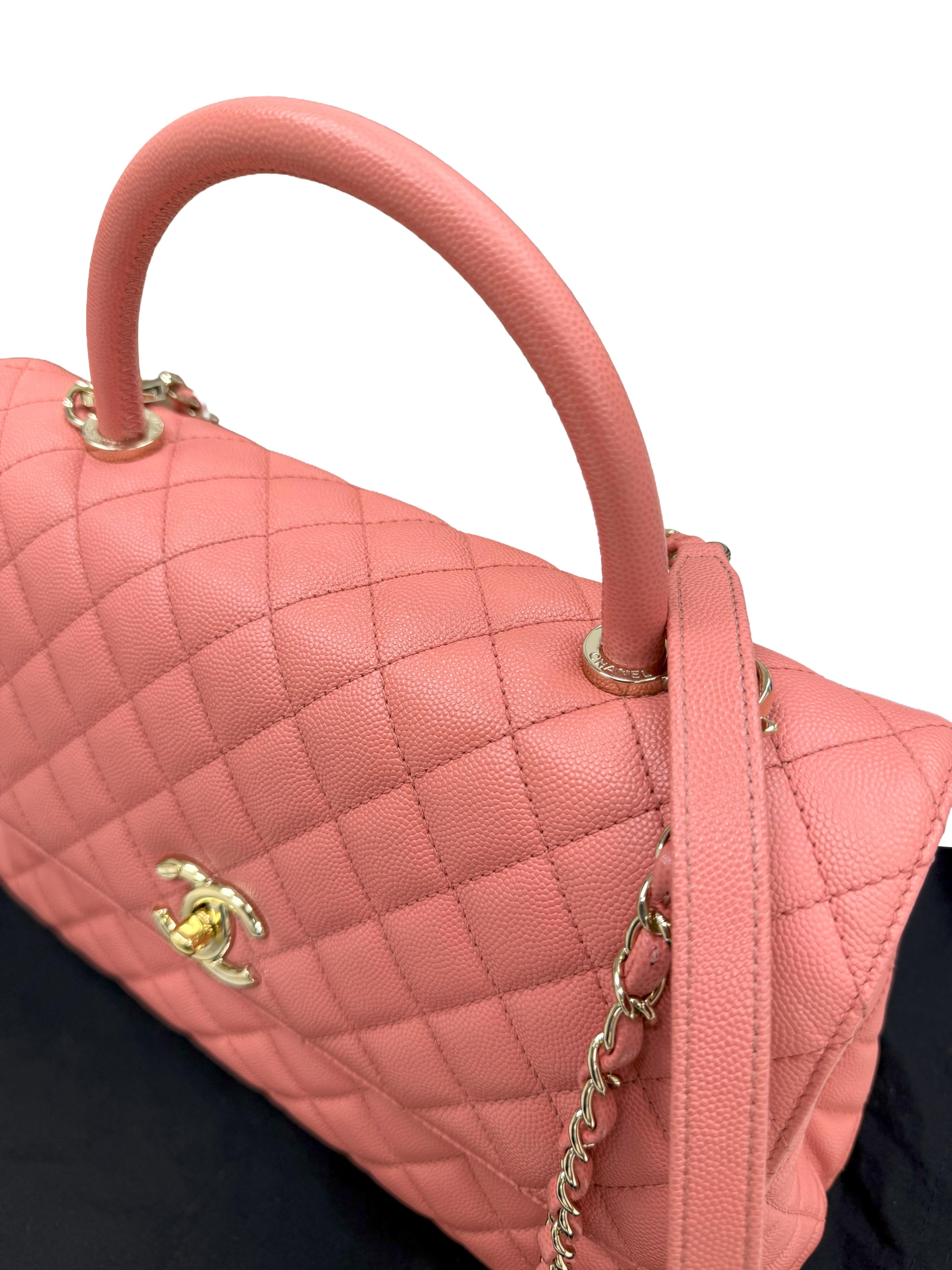 Chanel Coco Handle Flap Borsa in pelle di vitello martellata rosa in vendita 3