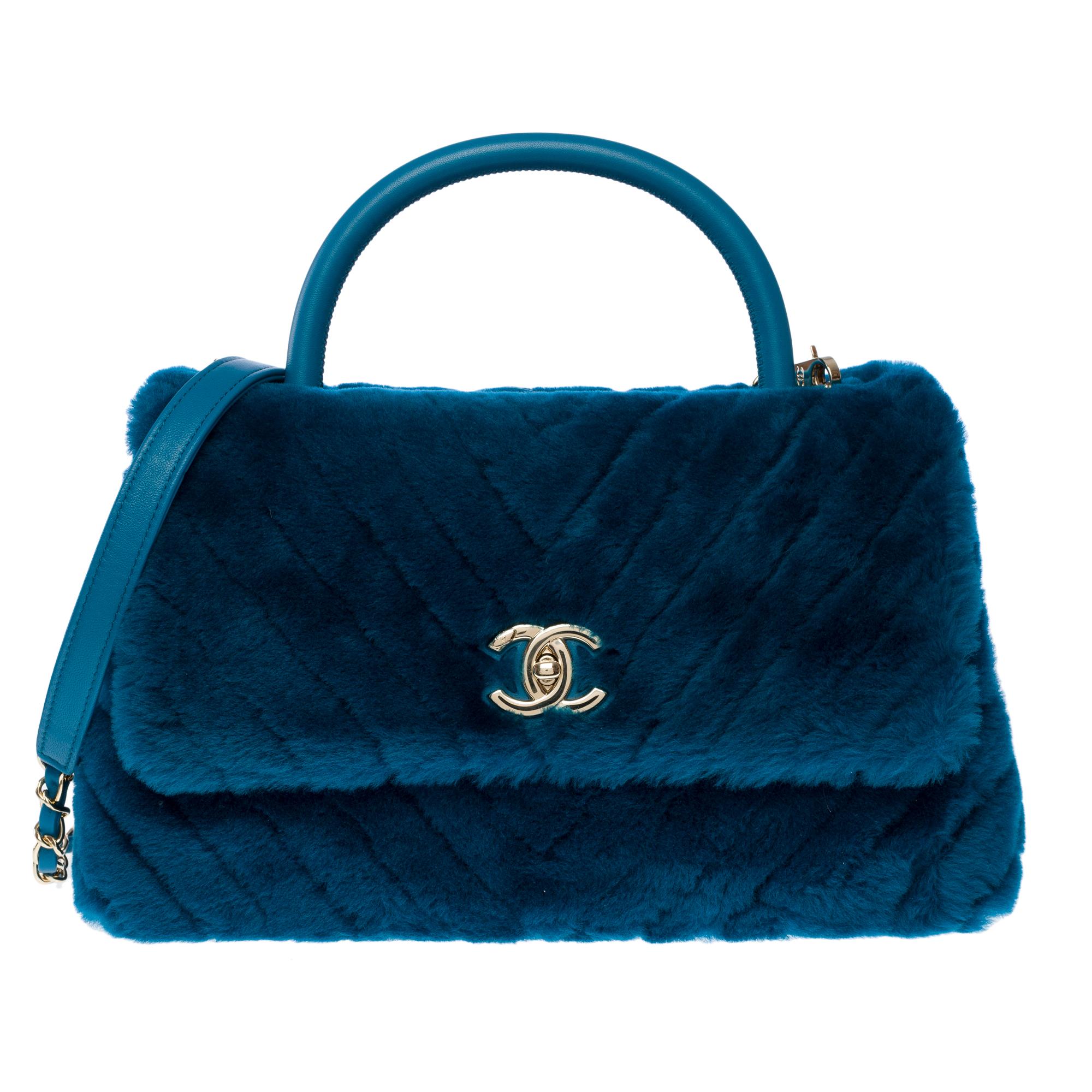 Sac à main Chanel Coco en peau de mouton matelassée à chevrons bleu pétrole Excellent état à Paris, IDF
