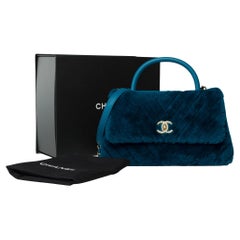 Chanel Coco handle handbag strap in Blue Petrole chevron quilted shearling, CHW