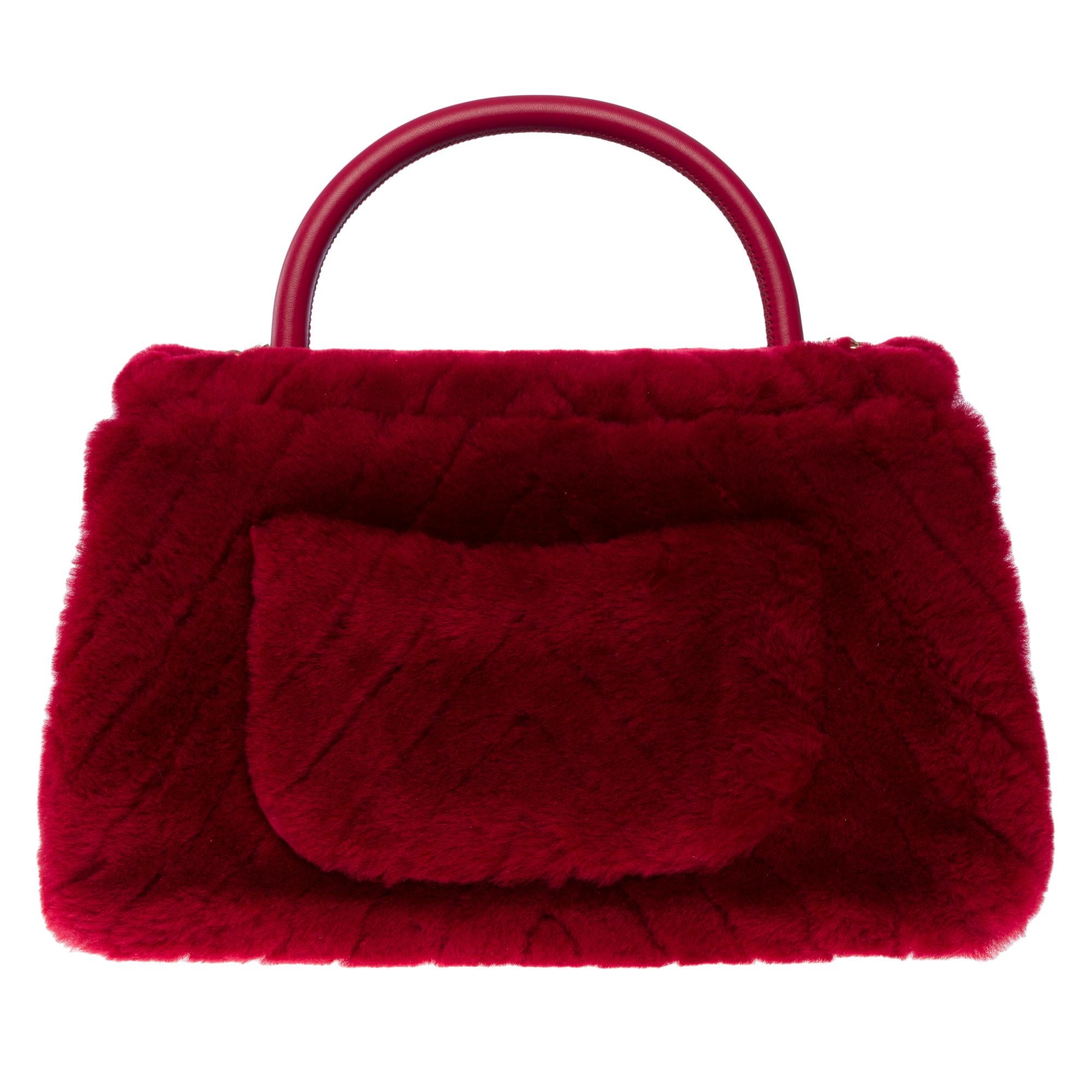 Chanel Coco handle handbag strap in Burgundy chevron quilted shearling, GHW In Excellent Condition In Paris, IDF