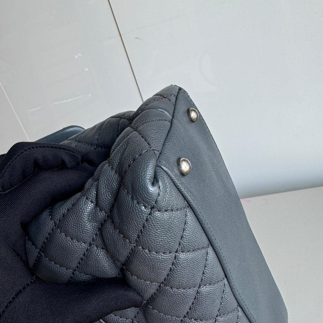 Chanel Coco Handle Maxi Grey Caviar Leather Silver Hardware 32cm, 2015-2016 For Sale 6
