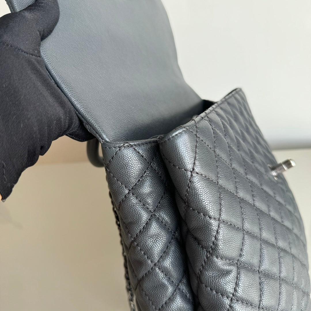 Chanel Coco Handle Maxi Grey Caviar Leather Silver Hardware 32cm, 2015-2016 For Sale 13