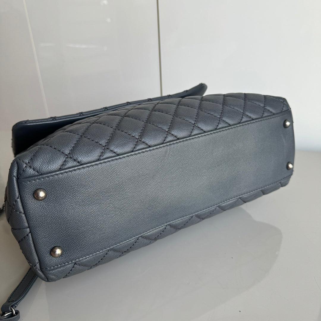 Chanel Coco Handle Maxi Grey Caviar Leather Silver Hardware 32cm, 2015-2016 For Sale 1
