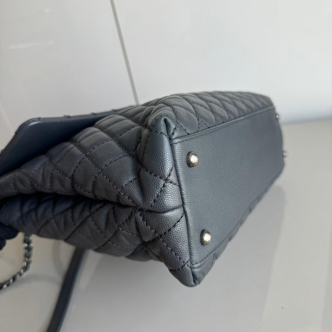 Chanel Coco Handle Maxi Grey Caviar Leather Silver Hardware 32cm, 2015-2016 For Sale 3