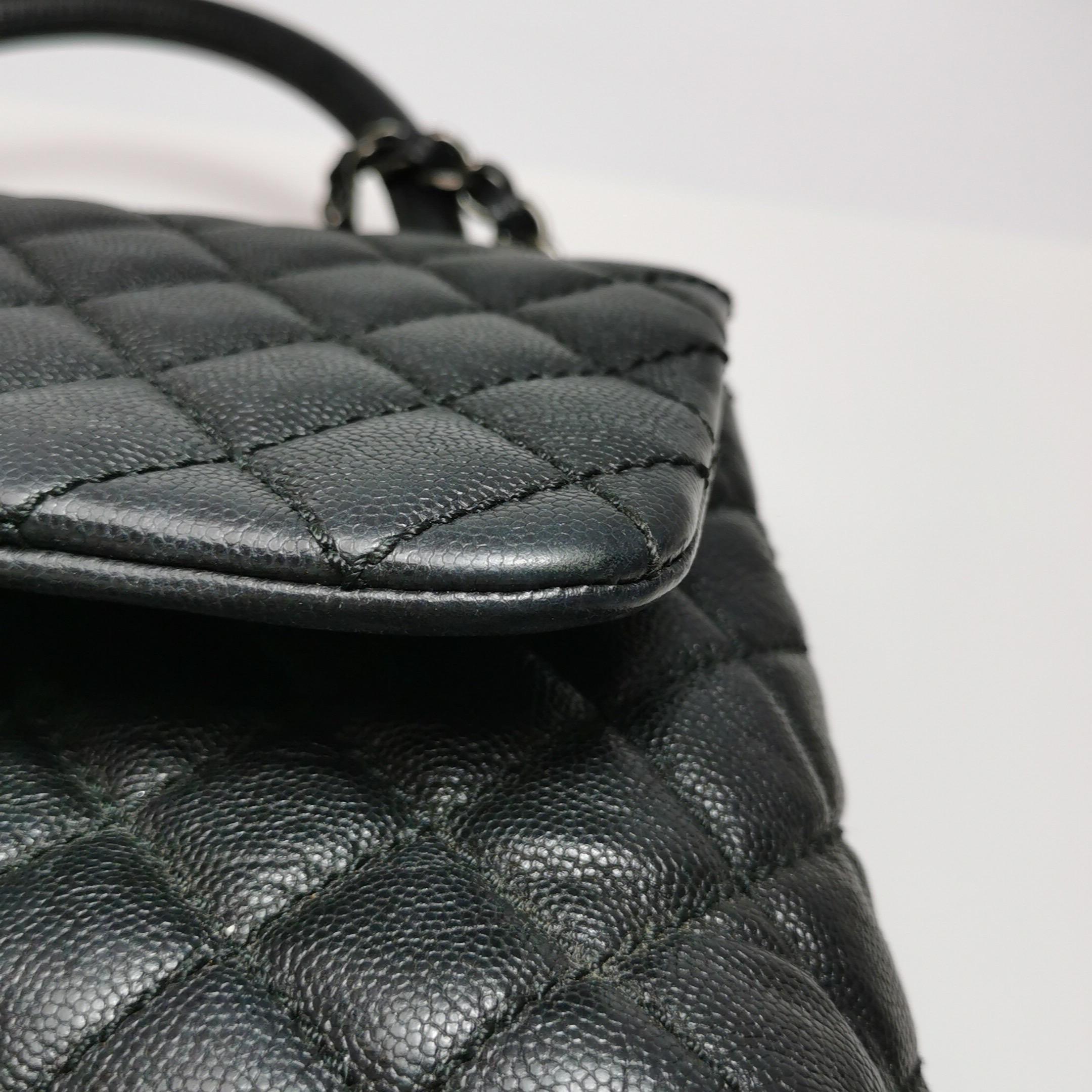 Coco Chanel Manico Medio in Pelle Caviale Nera Hardware Argento, 2016 in vendita 7
