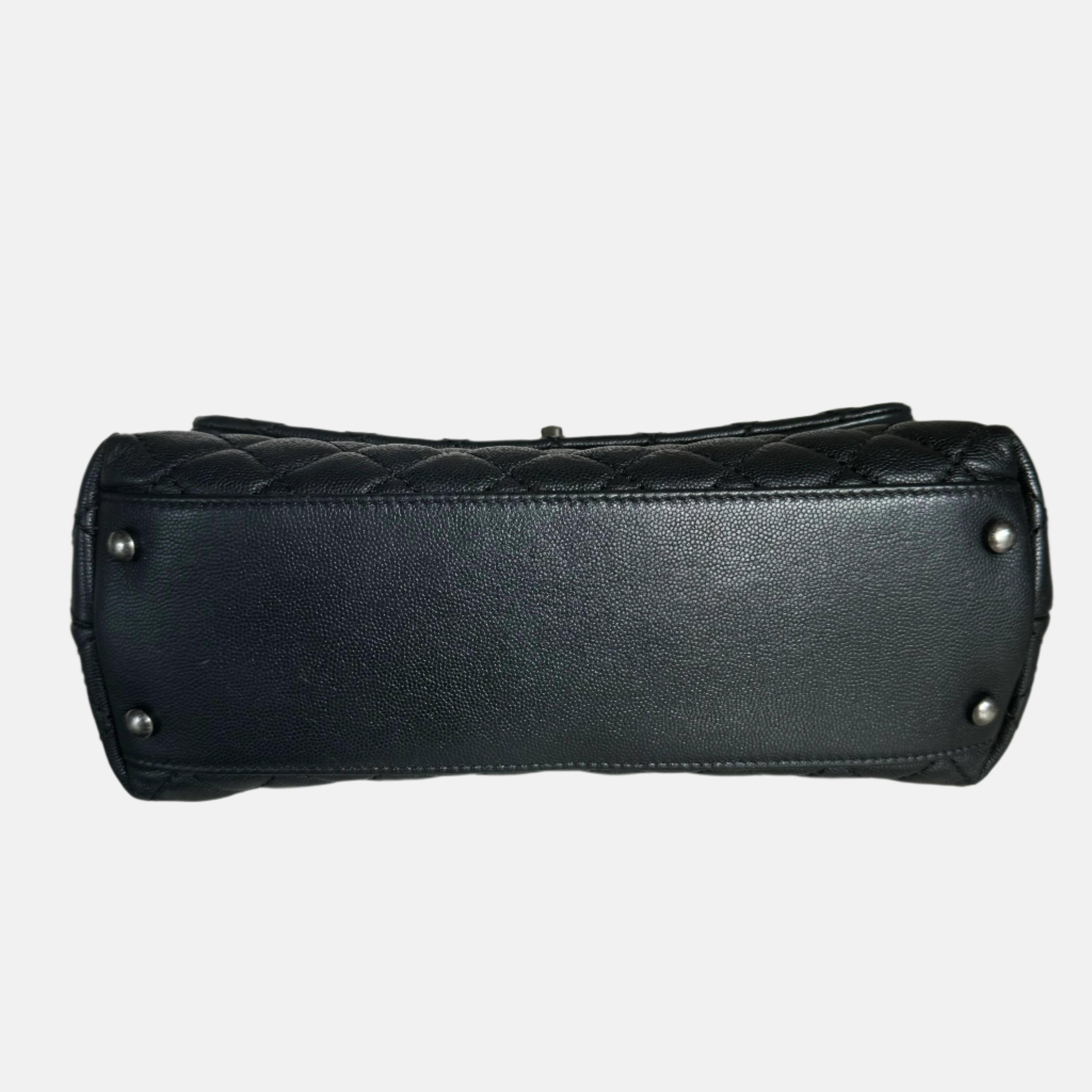Chanel Coco Handle Medium Black Caviar Leather Silver Hardware, 2016 In Excellent Condition For Sale In AUBERVILLIERS, FR