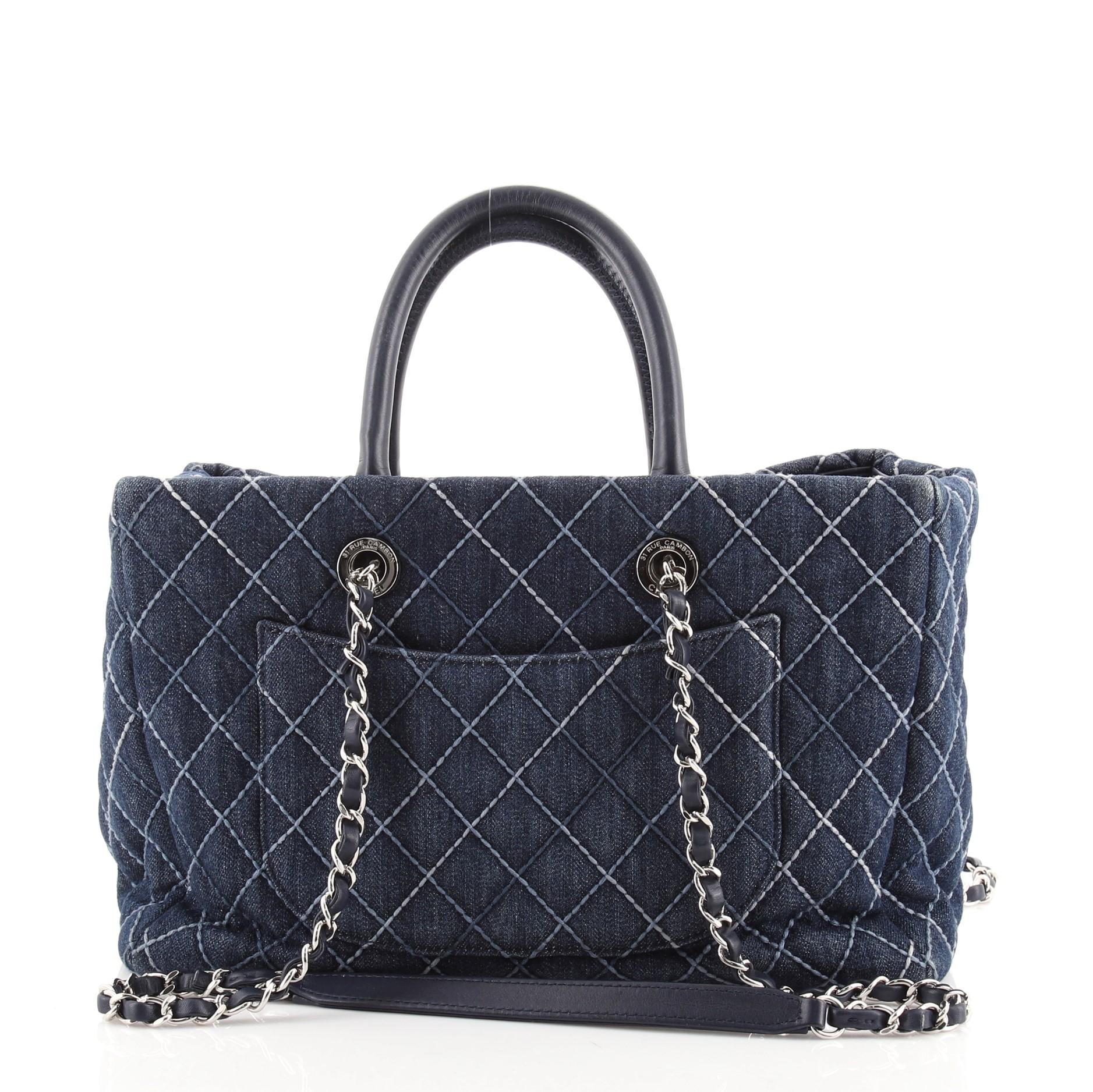 Chanel Coco Handle Einkaufstasche gesteppt Denim groß im Zustand „Gut“ in NY, NY