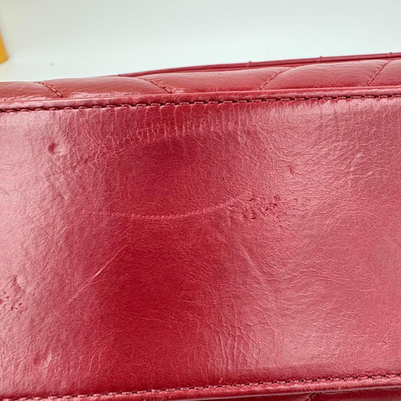 Chanel Coco Handle Small in pelle di agnello rossa con cuciture Chevron e hardware dorato in vendita 10