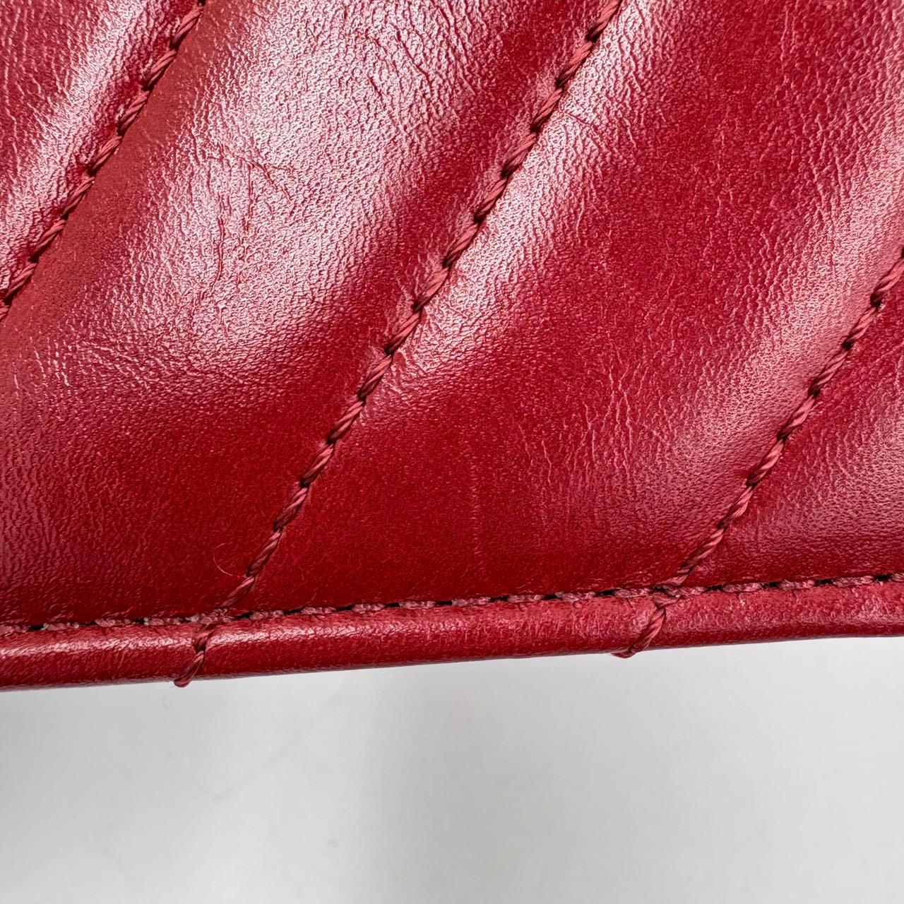 Chanel Coco Handle Small in pelle di agnello rossa con cuciture Chevron e hardware dorato in vendita 12