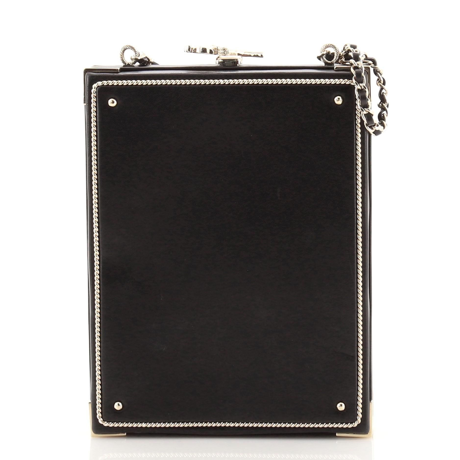 Chanel Coco in Ritz Schlüsselanhänger Minaudiere verschönertes Lammfell (Schwarz)