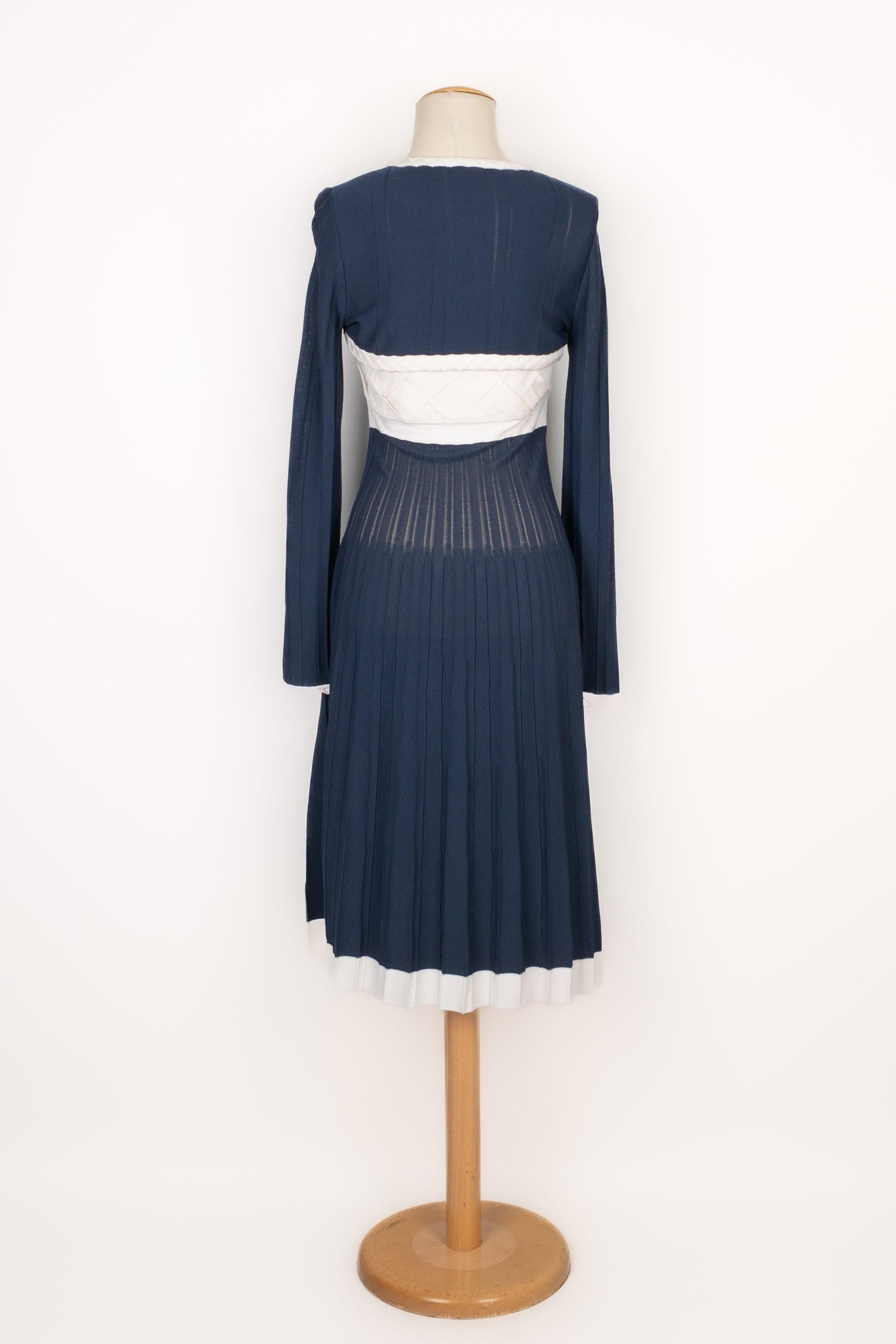 Noir Ensemble « Coco Line » blanc et bleu marine de Chanel, 2008 en vente