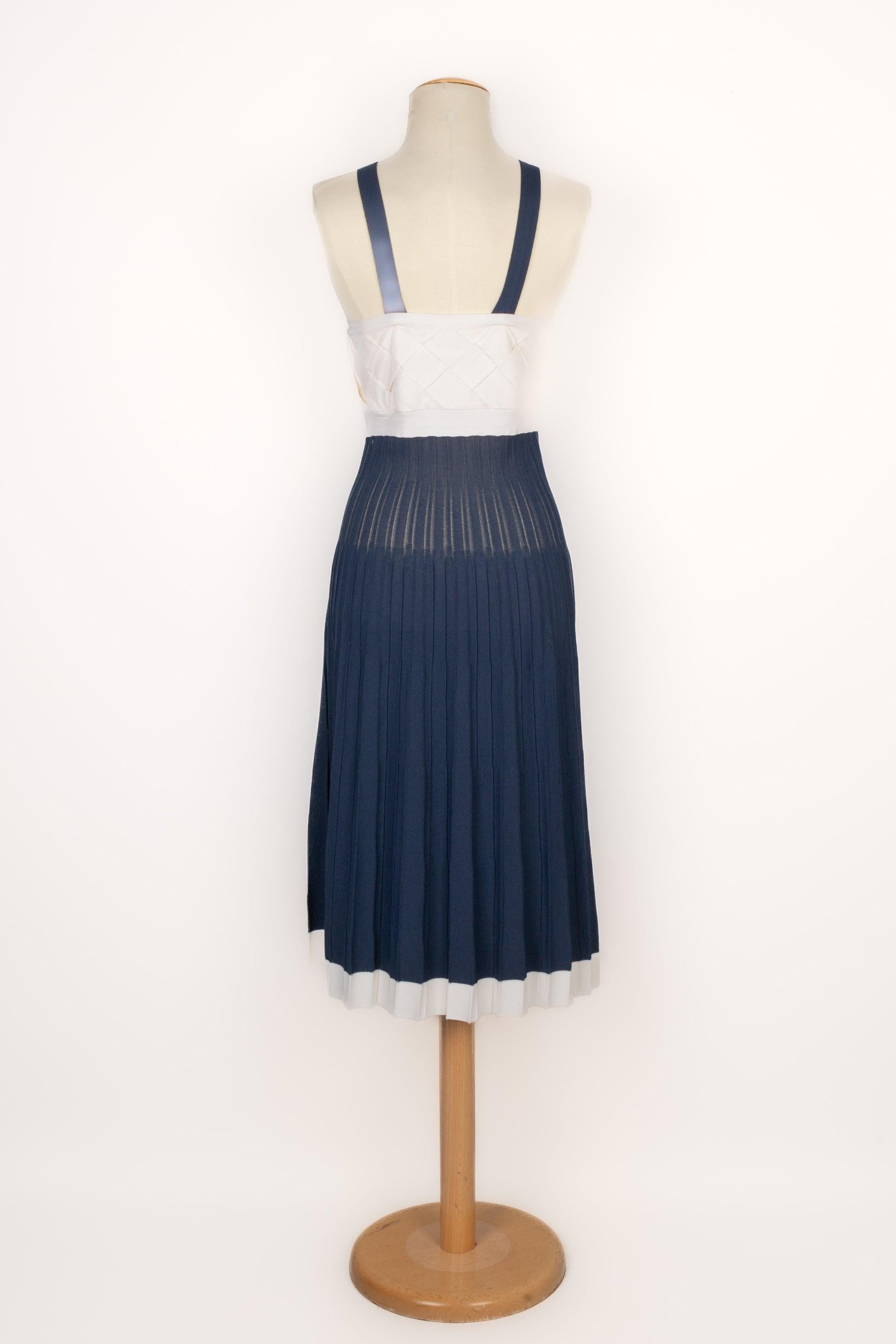 Ensemble « Coco Line » blanc et bleu marine de Chanel, 2008 Pour femmes en vente