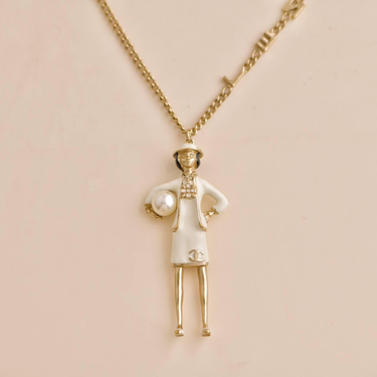 Chanel Coco Mademoiselle Figurine Enamel Gold Tone Necklace In Excellent Condition For Sale In Banbury, GB