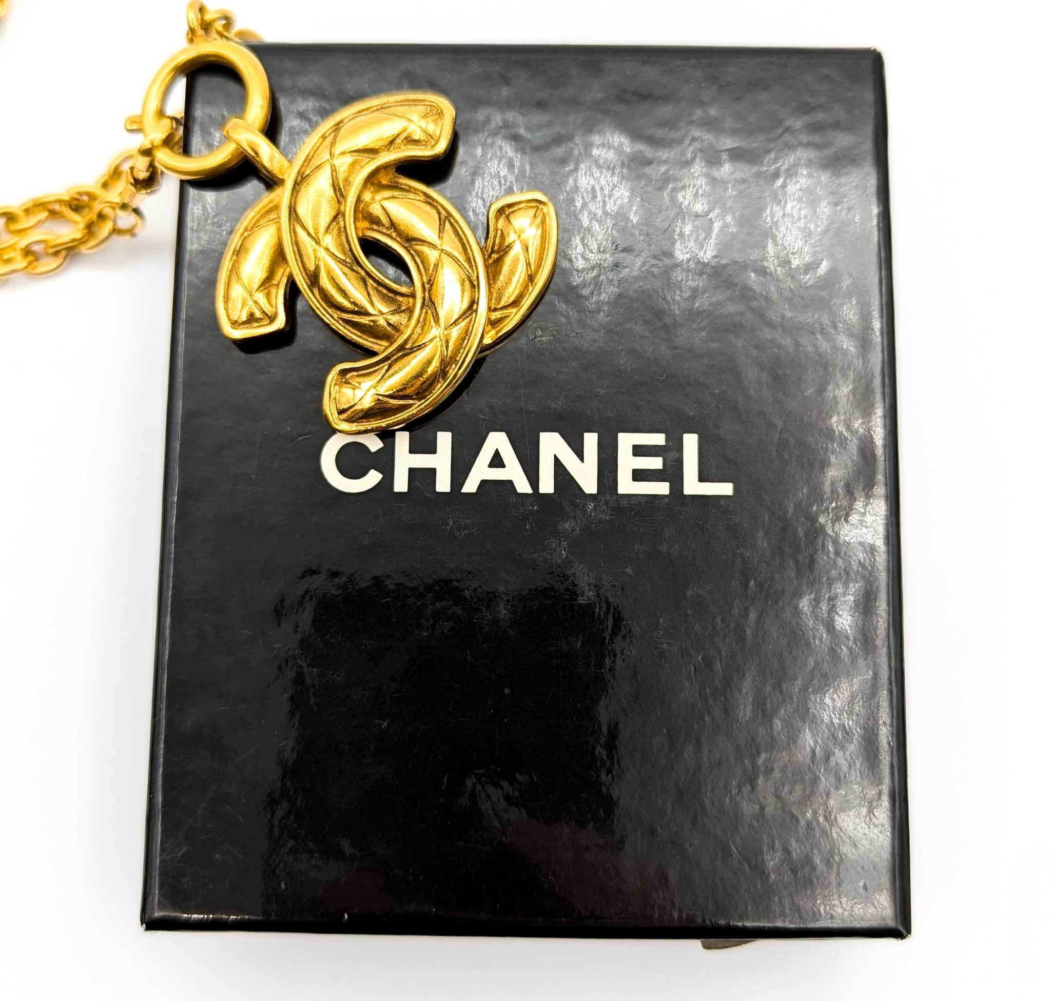 Chanel Coco Mark CC Matelasse Necklace/Pendant For Sale 1