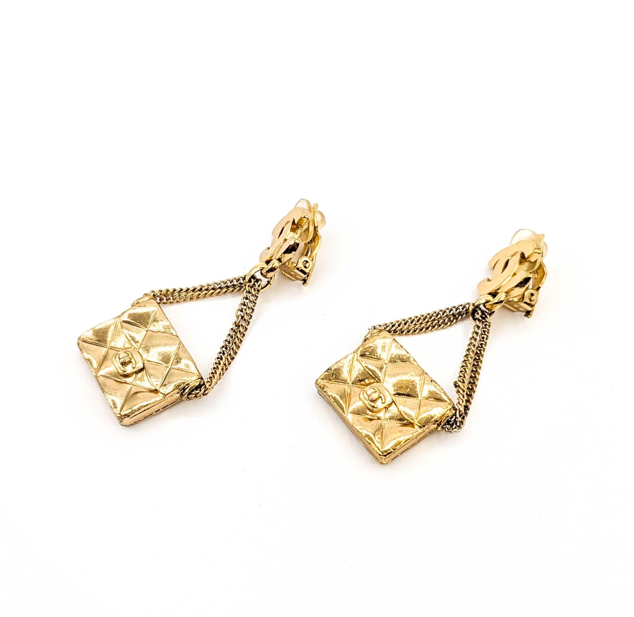 Chanel Coco Mark Dangle Matelasse Earrings (Moderne) im Angebot