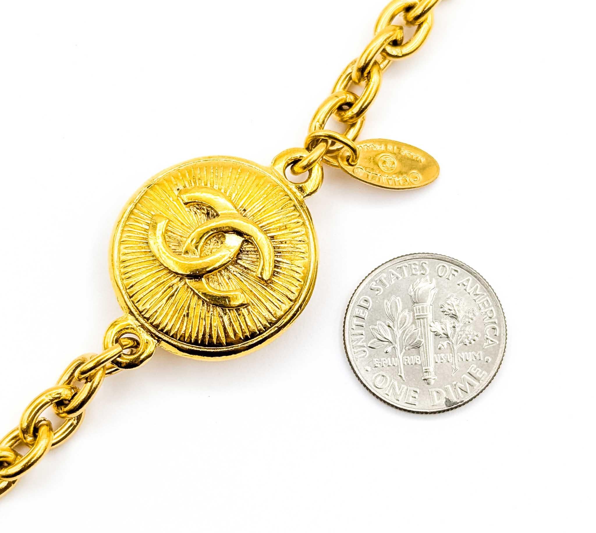 Chanel Coco Mark Gold Medallion Necklace in vendita 4