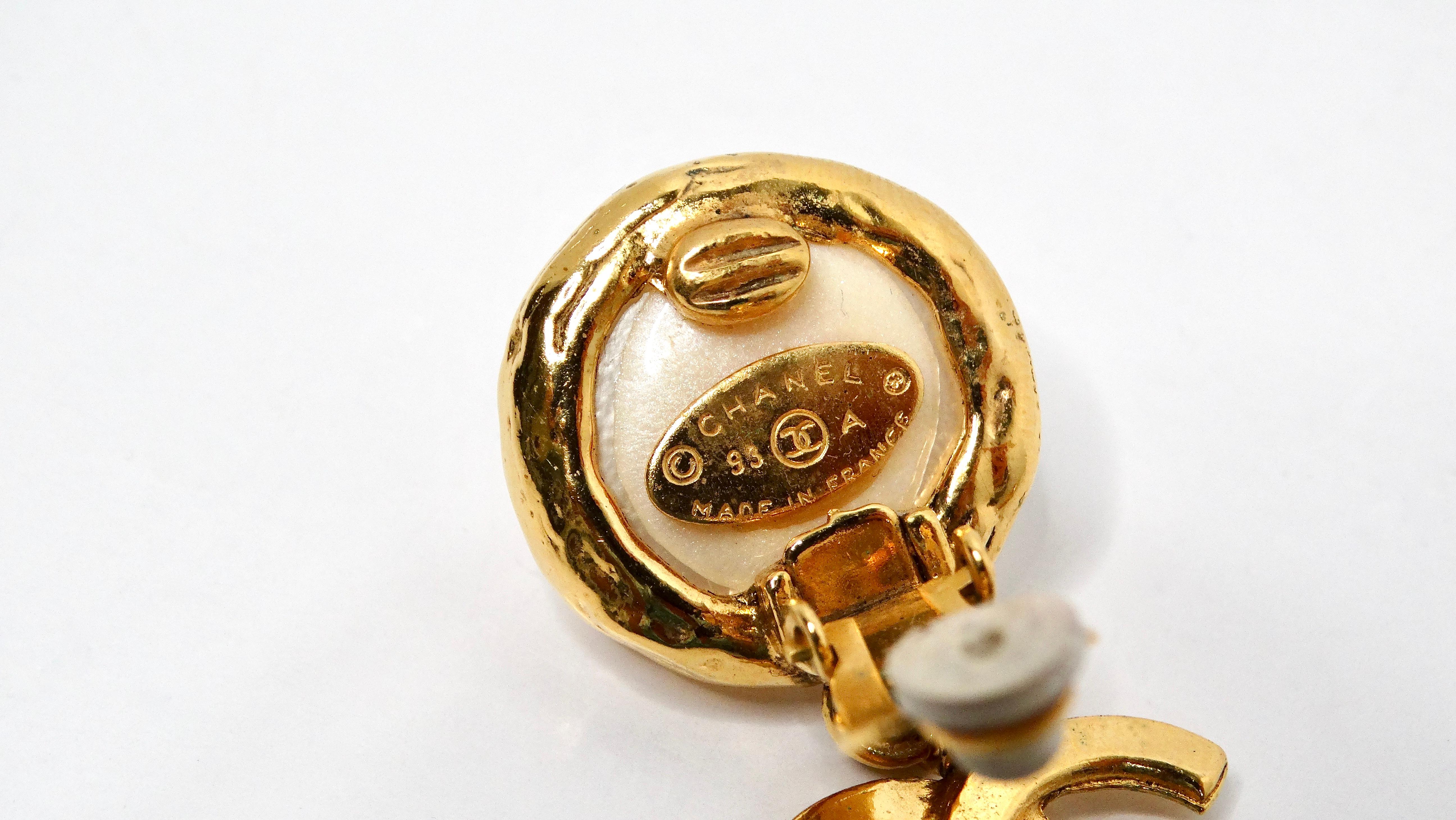 Women's Chanel Coco Mark Gold Plated Costume Pearl CC Dangle Earrings circa 1993 For Sale