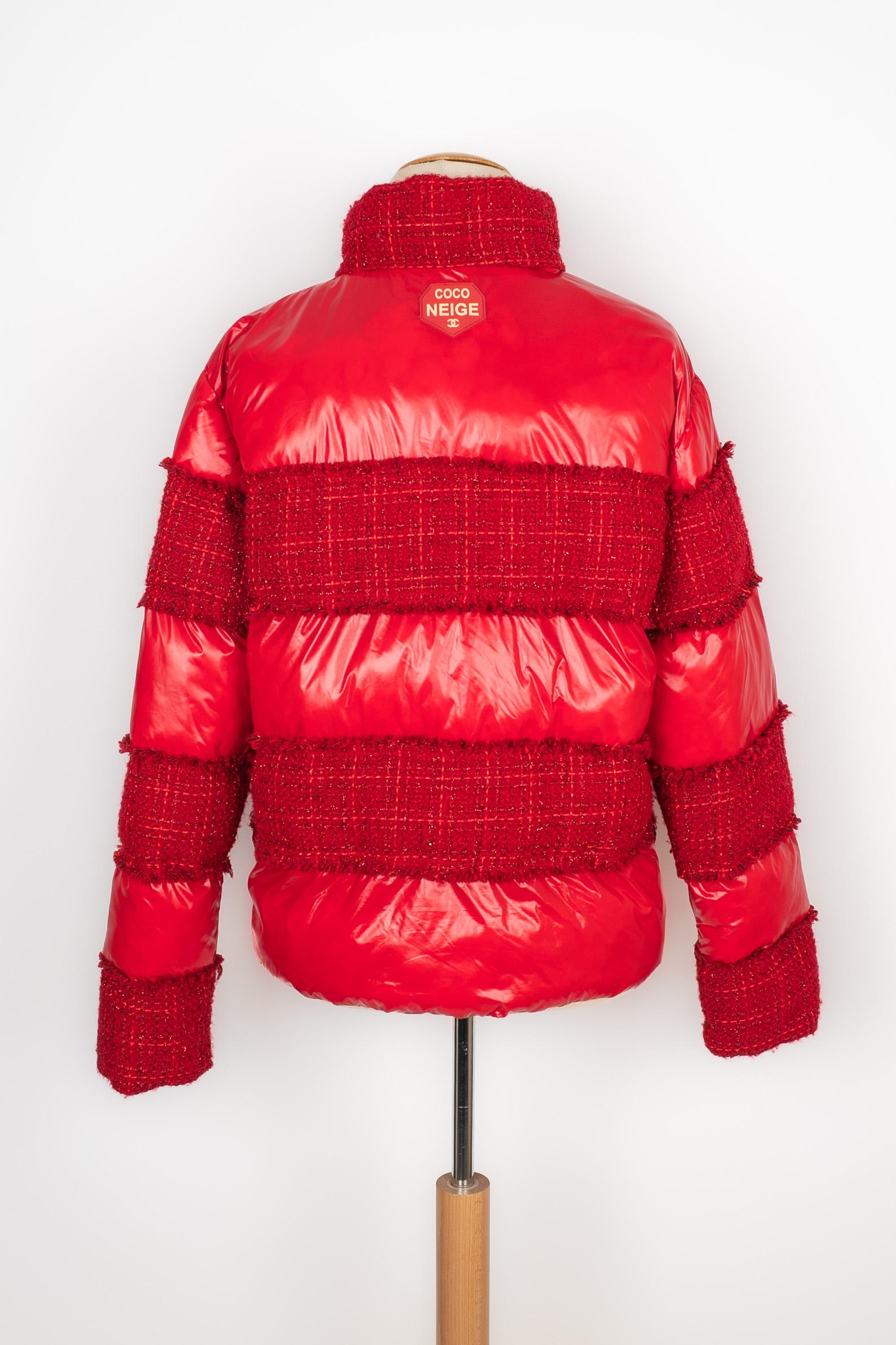Chanel Coco Neige 2018 Down Jacket In Excellent Condition For Sale In SAINT-OUEN-SUR-SEINE, FR