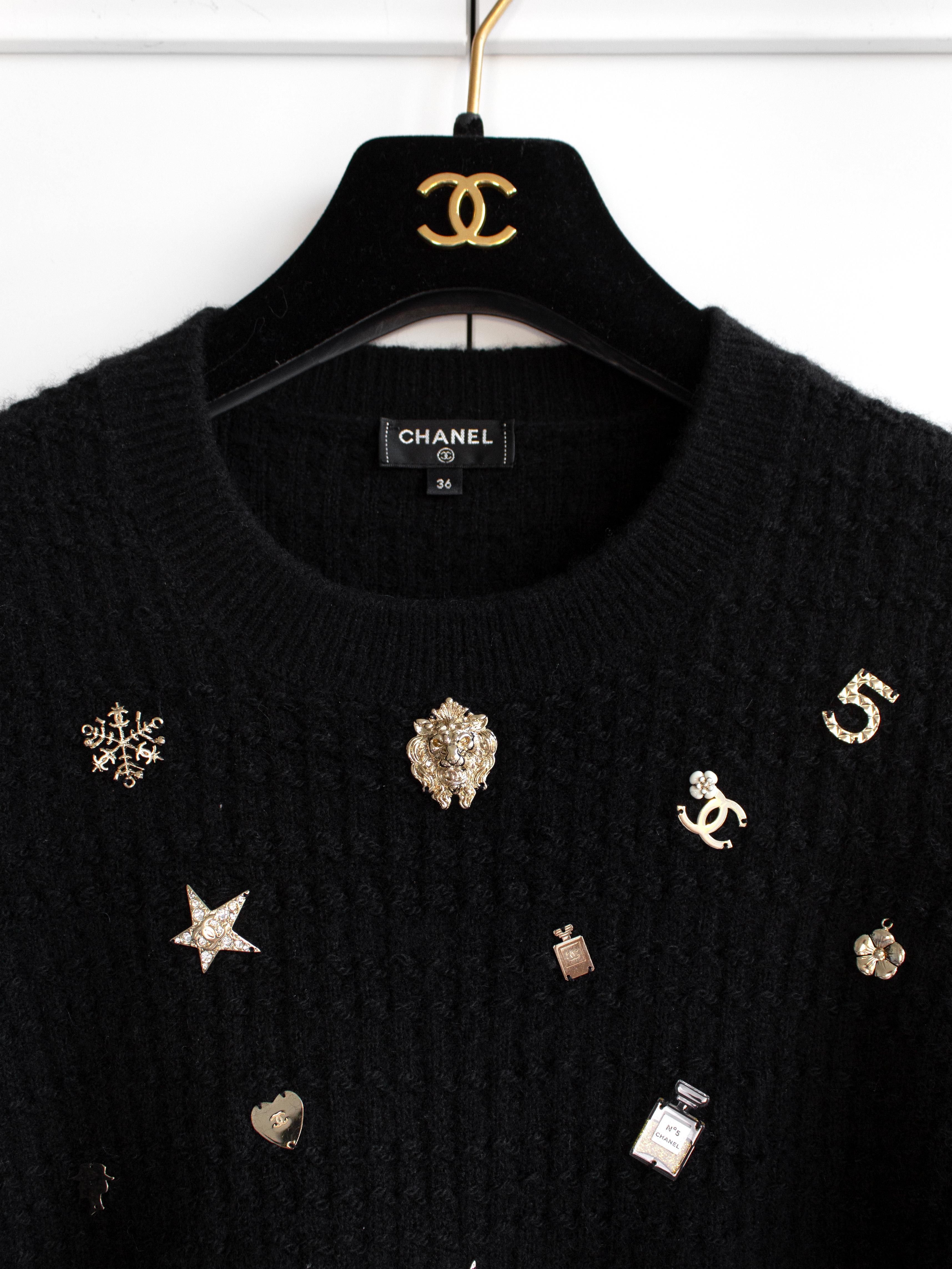 Chanel Coco Neige 2018 Lucky Charms Black Gold Embellished 18B Cashmere Sweater 3