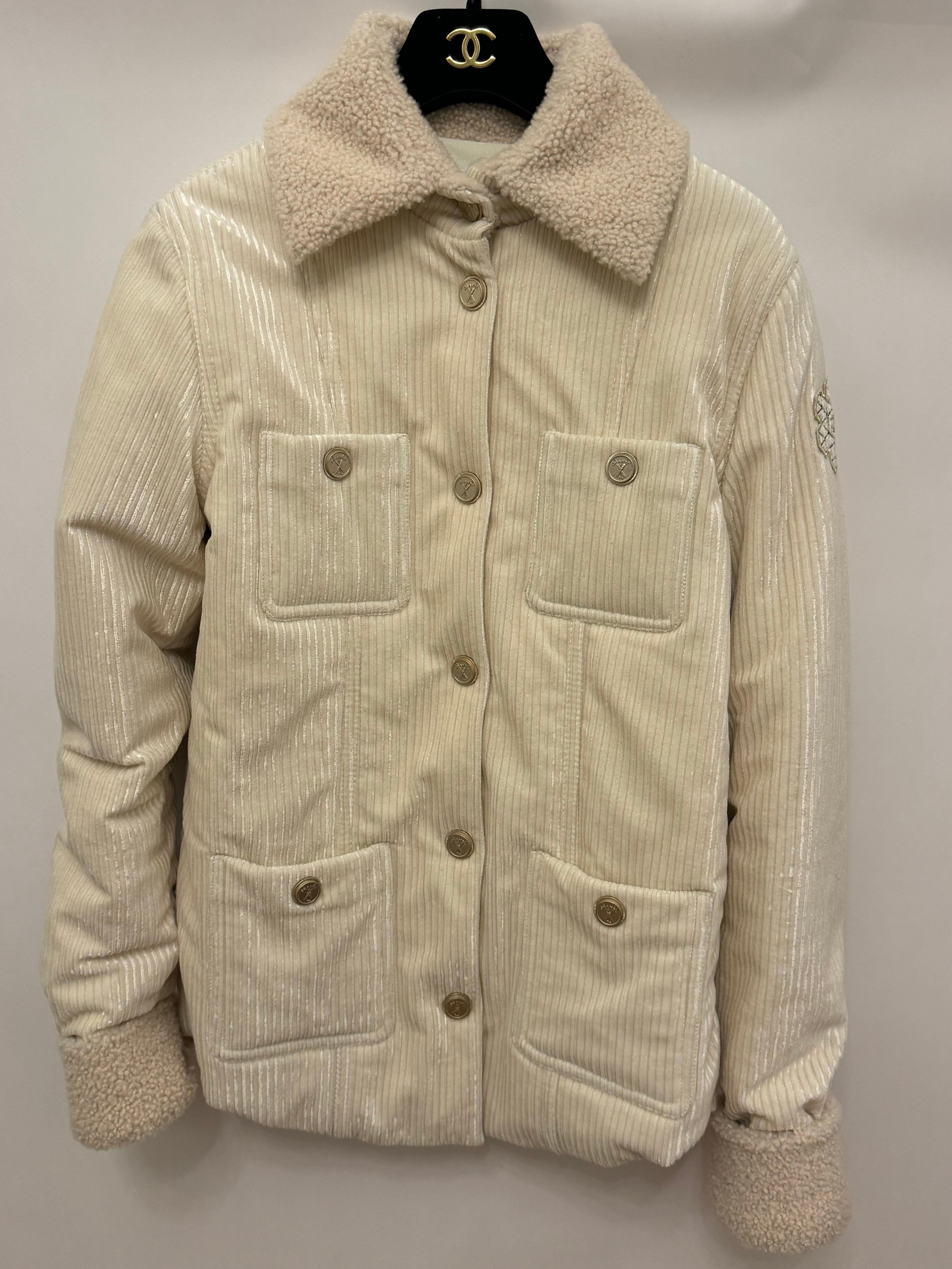 Chanel Coco Neige 2019 giacca in piuma d'oca e shearling in vendita 2