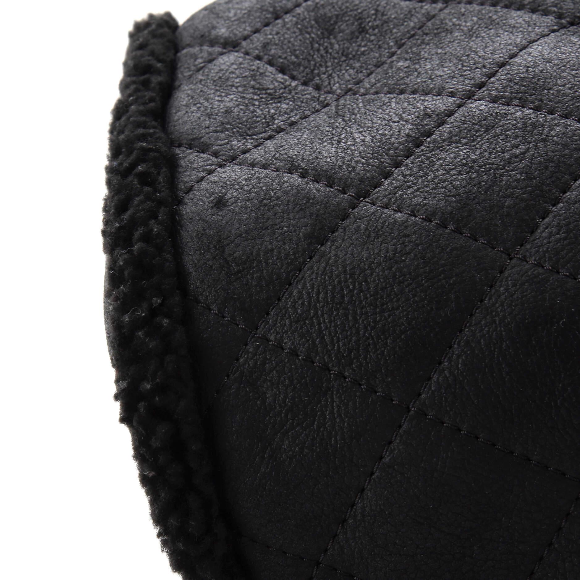 Chanel Coco Neige - Sac à dos à rabat en cuir d'agneau matelassé et peau de mouton, petit modèle 2