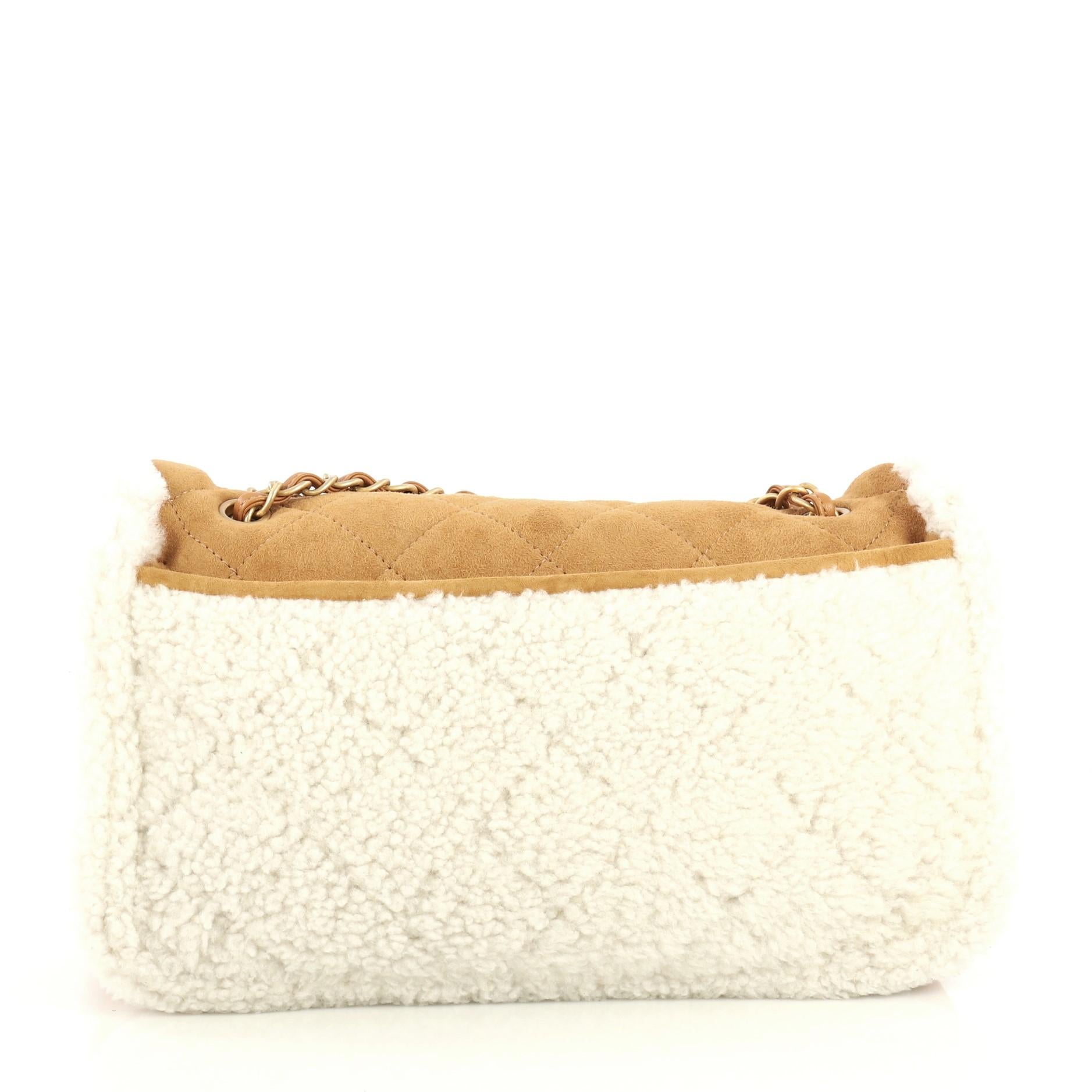 Chanel Coco Neige Flap Bag Quilted Suede with Shearling Large im Zustand „Hervorragend“ in NY, NY