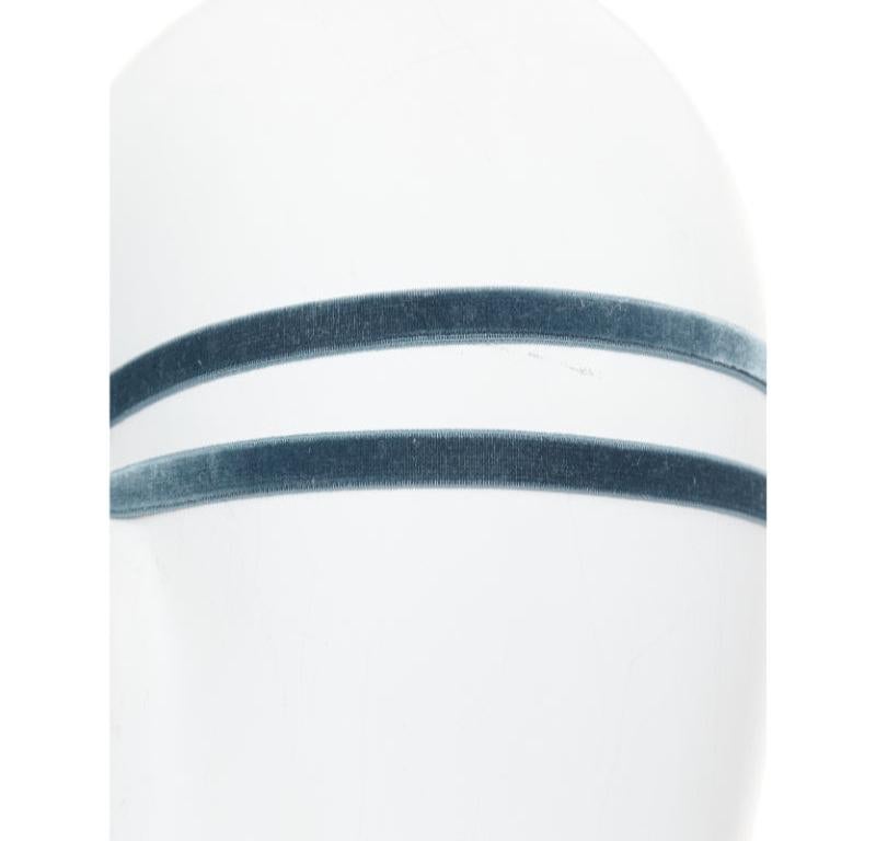 CHANEL Coco Neige máscara de ojos de piel azul marino negra con logotipo CC en venta 1