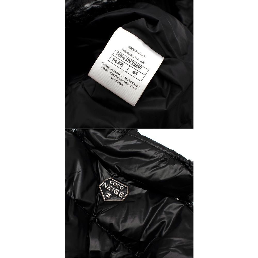 Chanel Coco Neige gesteppte schwarze Gänseblümchen-Daunenjacke, US 8 im Angebot 4