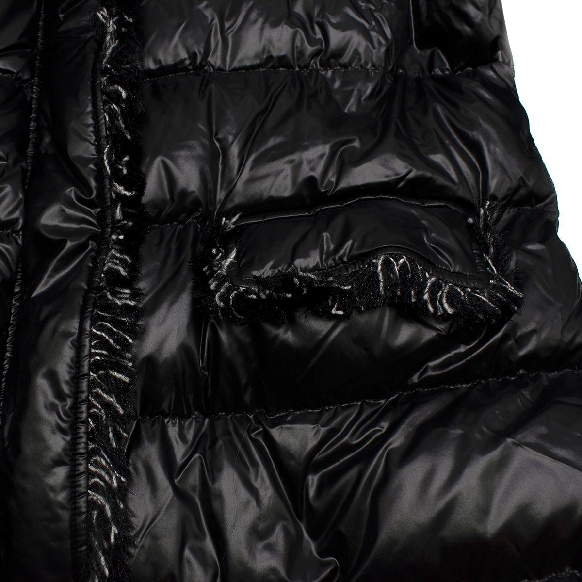 Chanel Coco Neige gesteppte schwarze Gänseblümchen-Daunenjacke, US 8 im Angebot 2