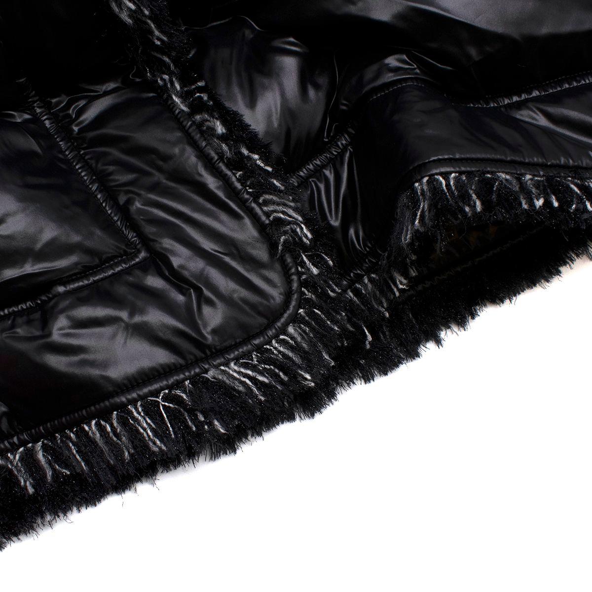 Chanel Coco Neige gesteppte schwarze Gänseblümchen-Daunenjacke, US 8 im Angebot 3