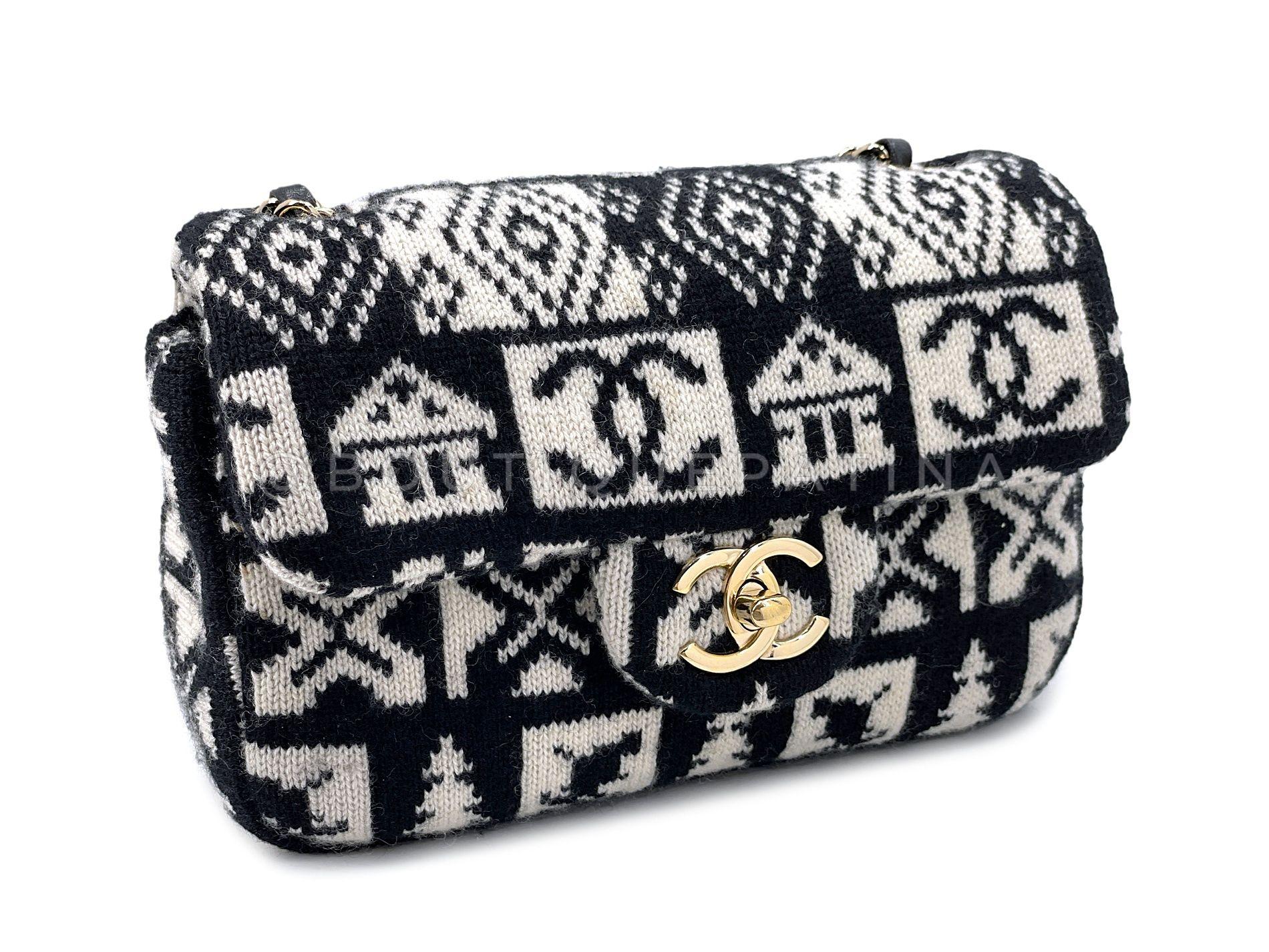 Chanel Coco Neige Rectangular Mini Flap Bag Cashmere Knit 68052 In Excellent Condition For Sale In Costa Mesa, CA