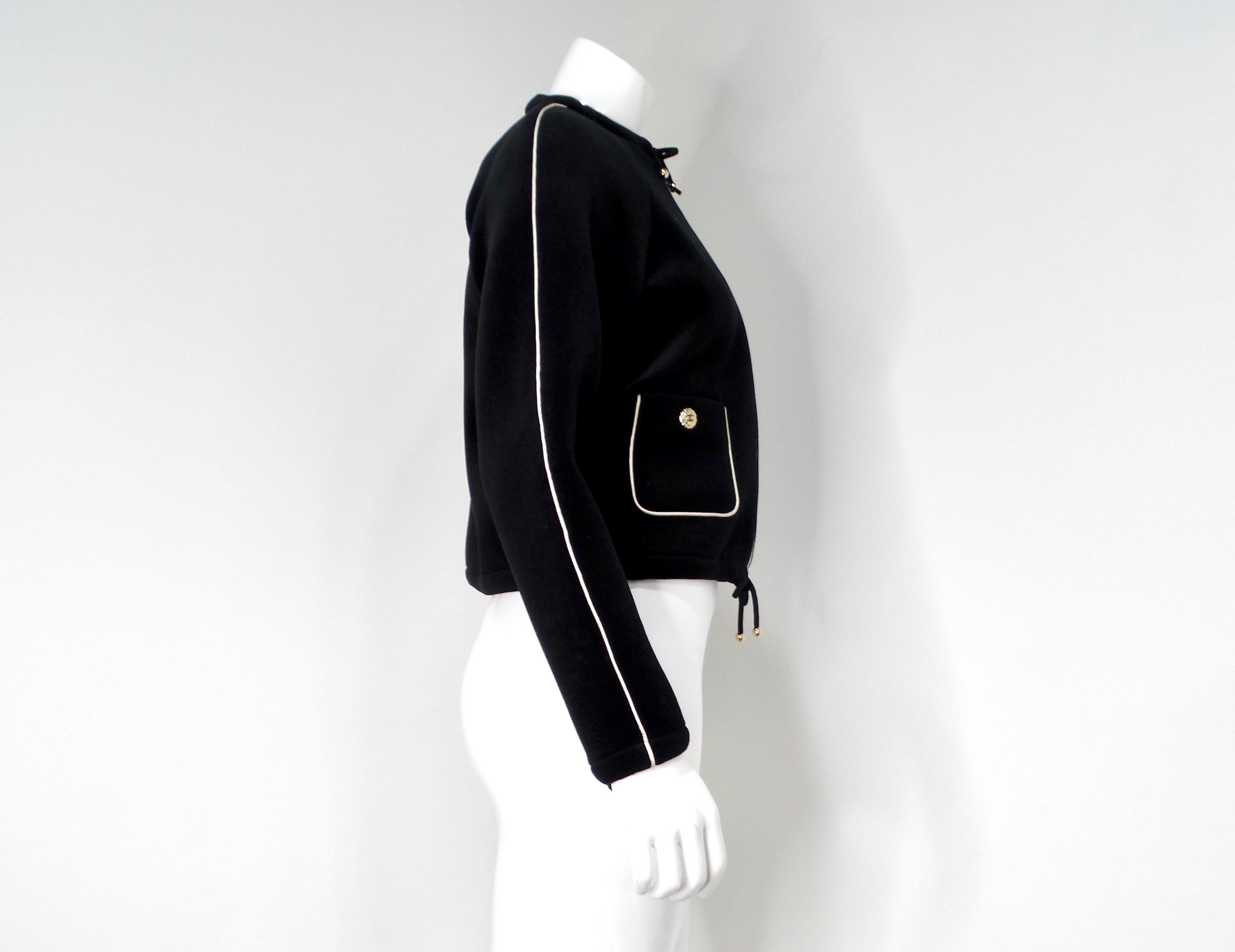 Chanel Coco Neige Veloursjacke mit Kordelzug und Reißverschluss 2018 im Angebot 2