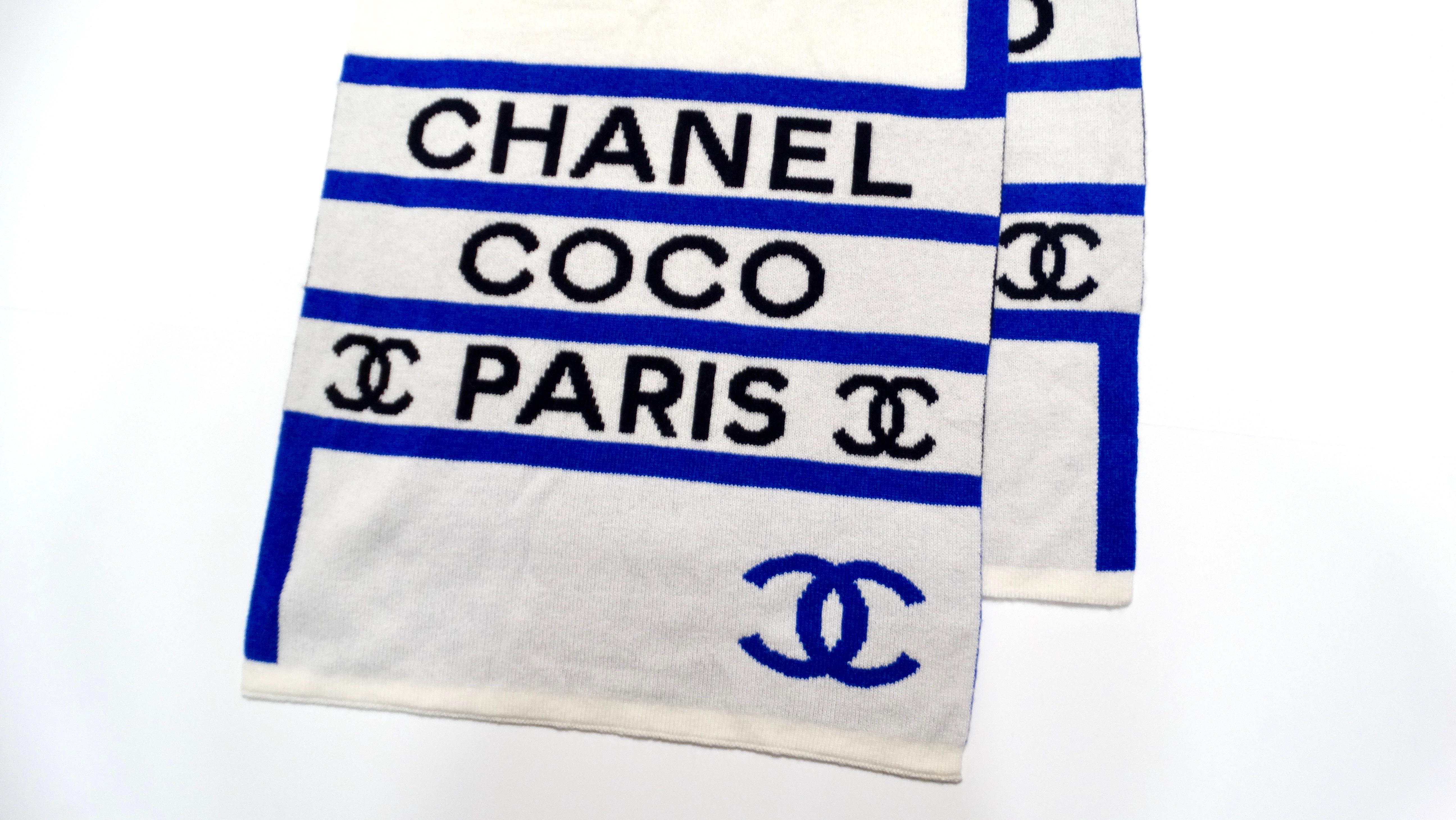 Sciarpa in cashmere blu e bianca di Chanel Coco Paris In condizioni buone in vendita a Scottsdale, AZ