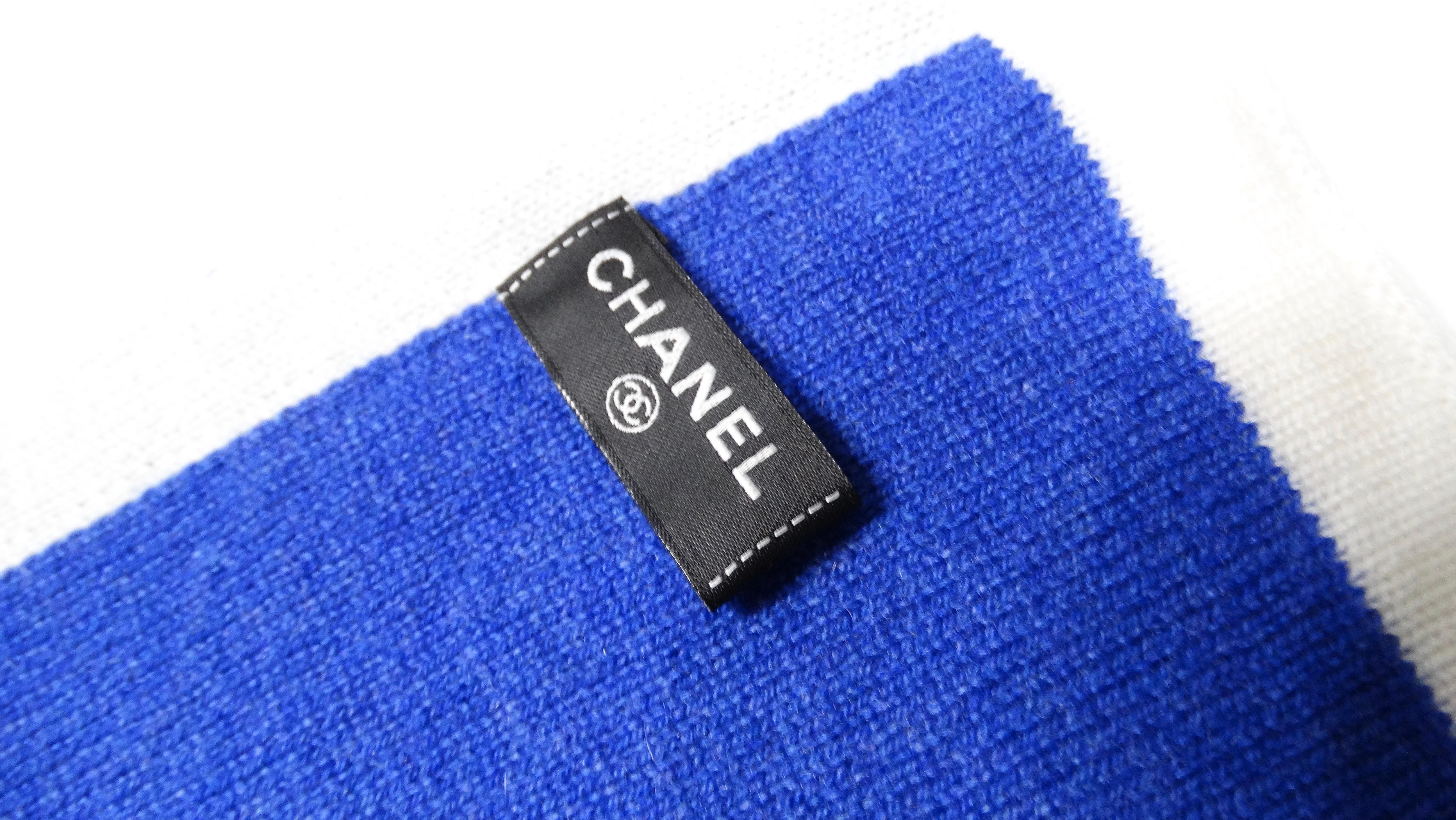 da uomo o donna Sciarpa in cashmere blu e bianca di Chanel Coco Paris in vendita