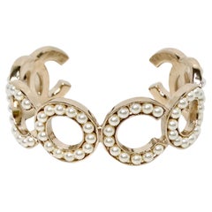 Chanel COCO Perle 14K vergoldetes Manschettenarmband