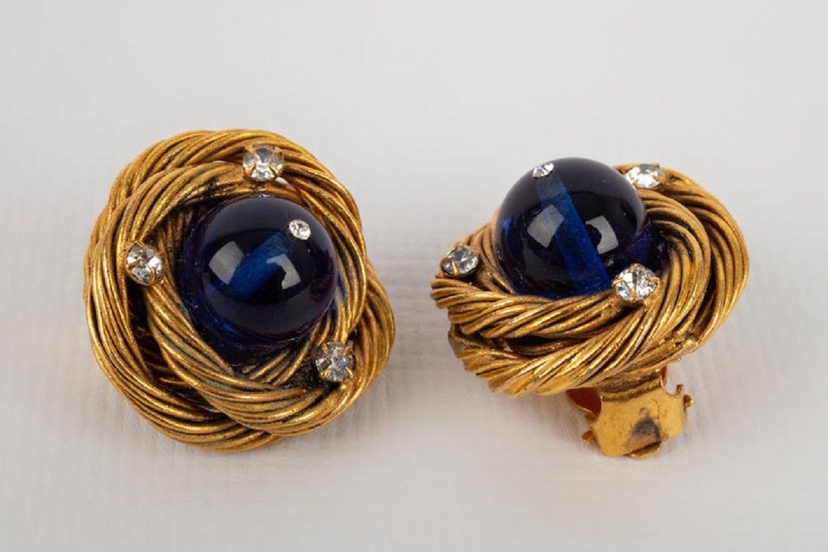 Boucles d'oreilles Chanel Coco Period en perles de verre et strass Excellent état - En vente à SAINT-OUEN-SUR-SEINE, FR