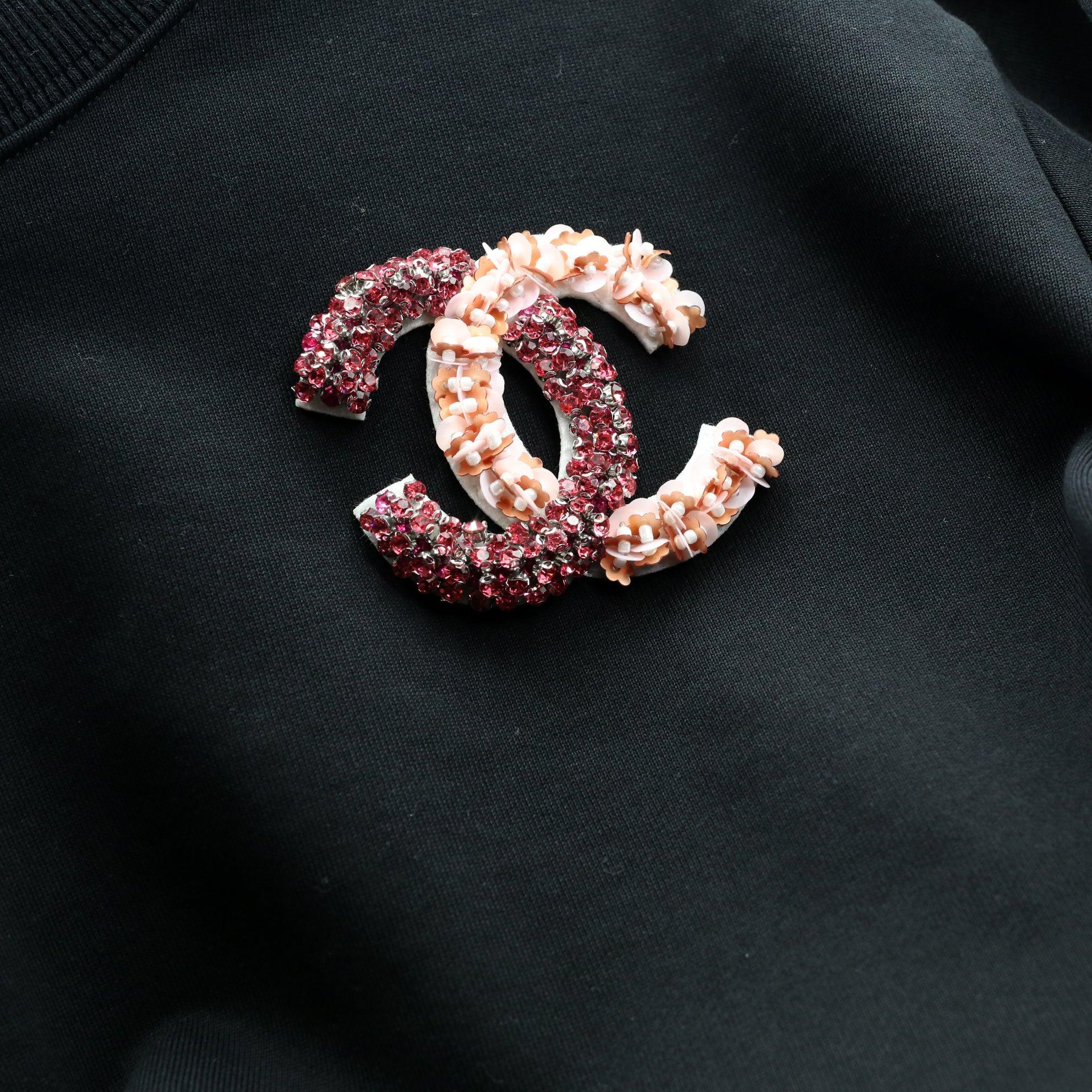 Chanel Coco Pink Studded Crystal CC Logo French Sweater CC-C1115P-0001 In Good Condition In Downey, CA