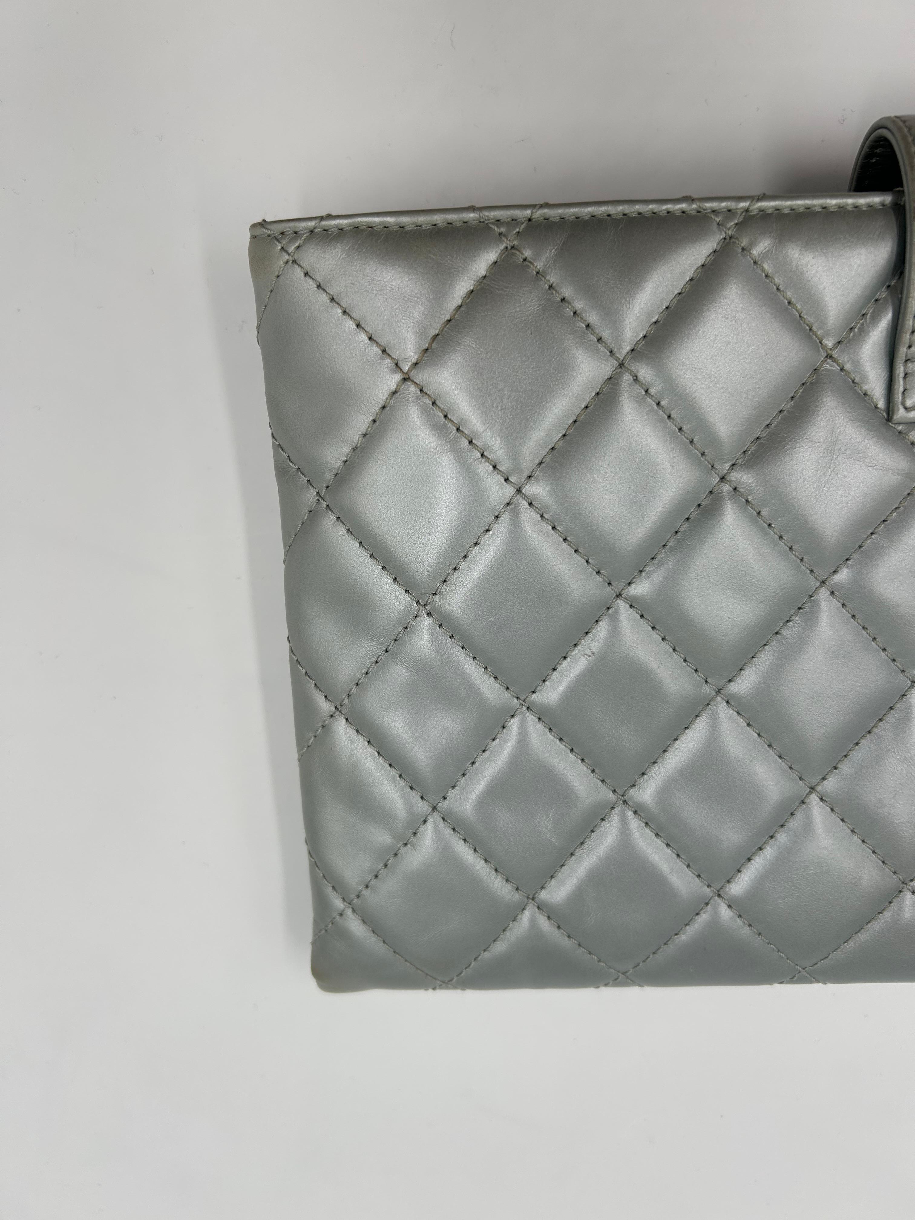 Chanel Coco Pleats Pochette Grigio Metallizzato 2008 in vendita 1