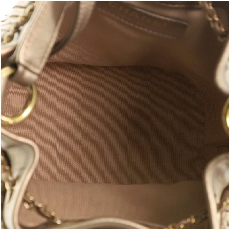Chanel Coco Falten Kordelzug Tasche plissiert zerknittert Kalbsleder klein Damen
