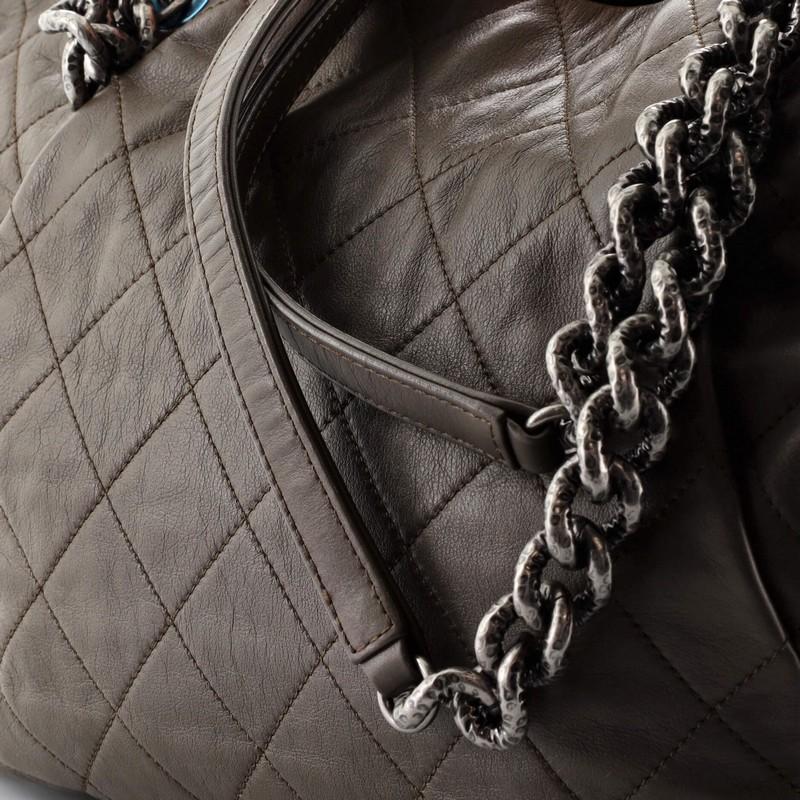 Chanel Coco Falten Tote aus gestepptem Kalbsleder groß 2