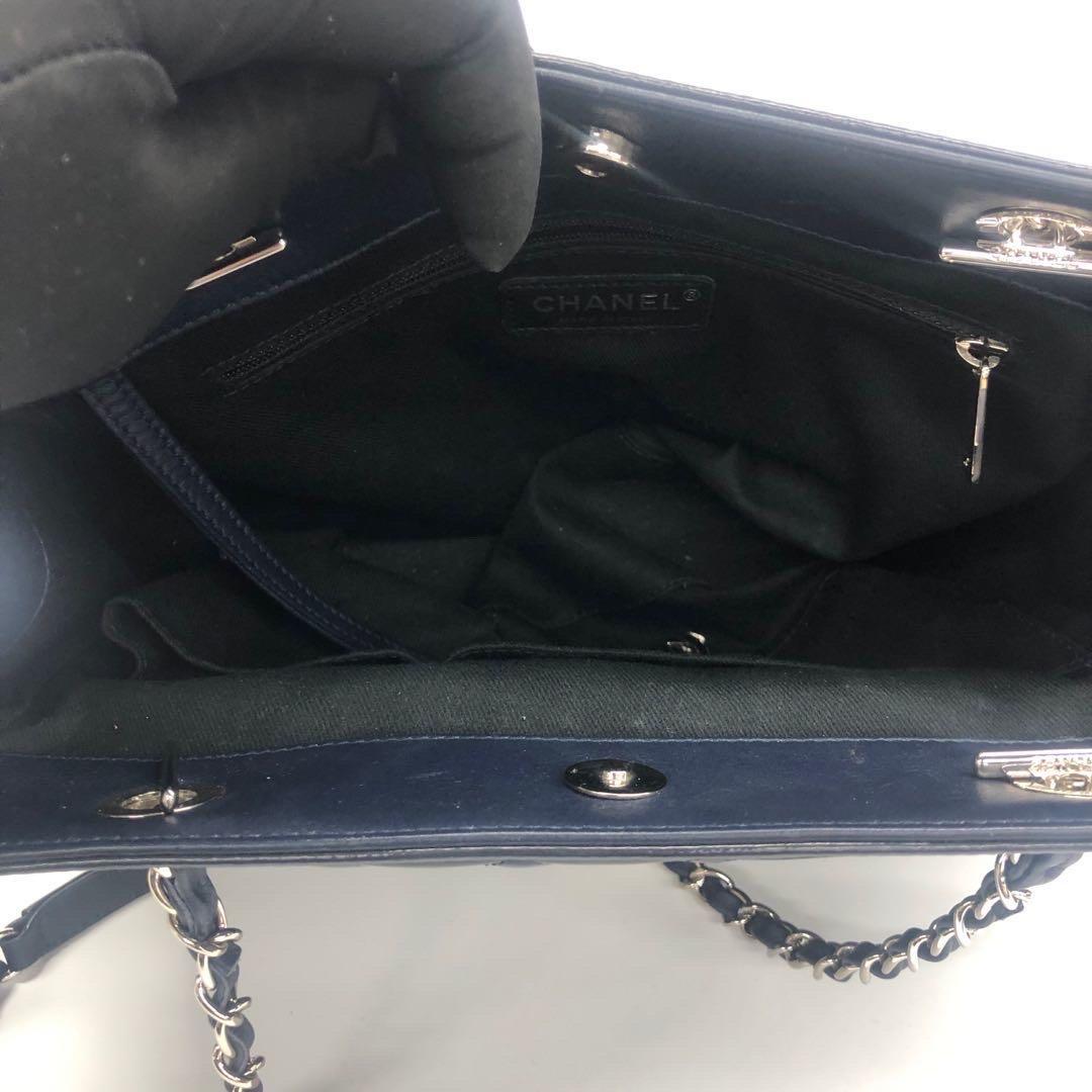Chanel Coco Shine Small Tote Nero Trapuntato in Pelle Vernice Hardware Argento 2014-1 in vendita 3