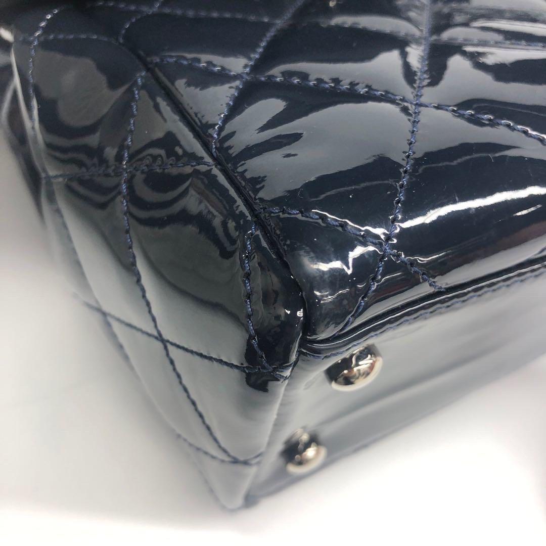 Chanel Coco Shine Small Tote Nero Trapuntato in Pelle Vernice Hardware Argento 2014-1 in vendita 4